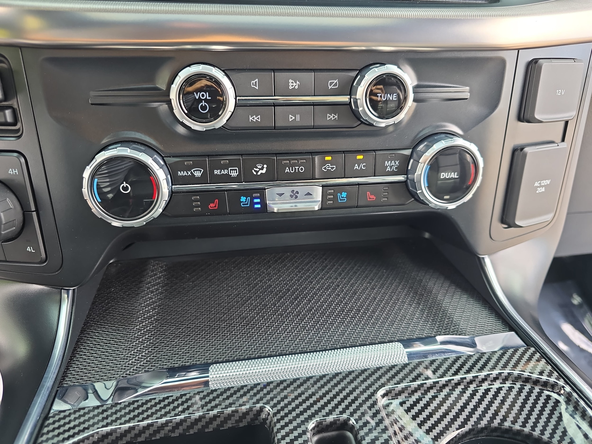 2023 Ford F-150 Raptor - Photo 22