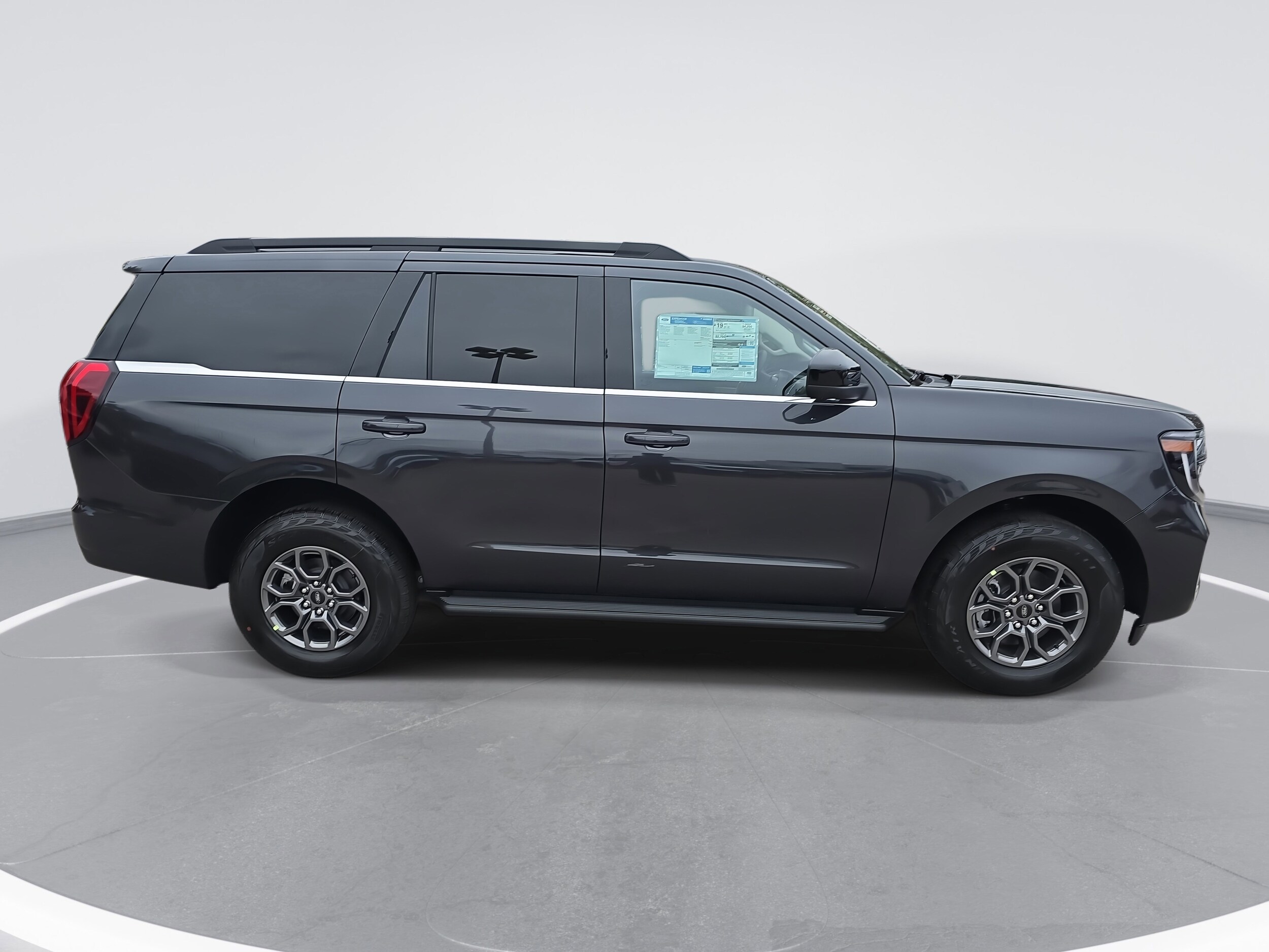 2025 Ford Expedition photo 4