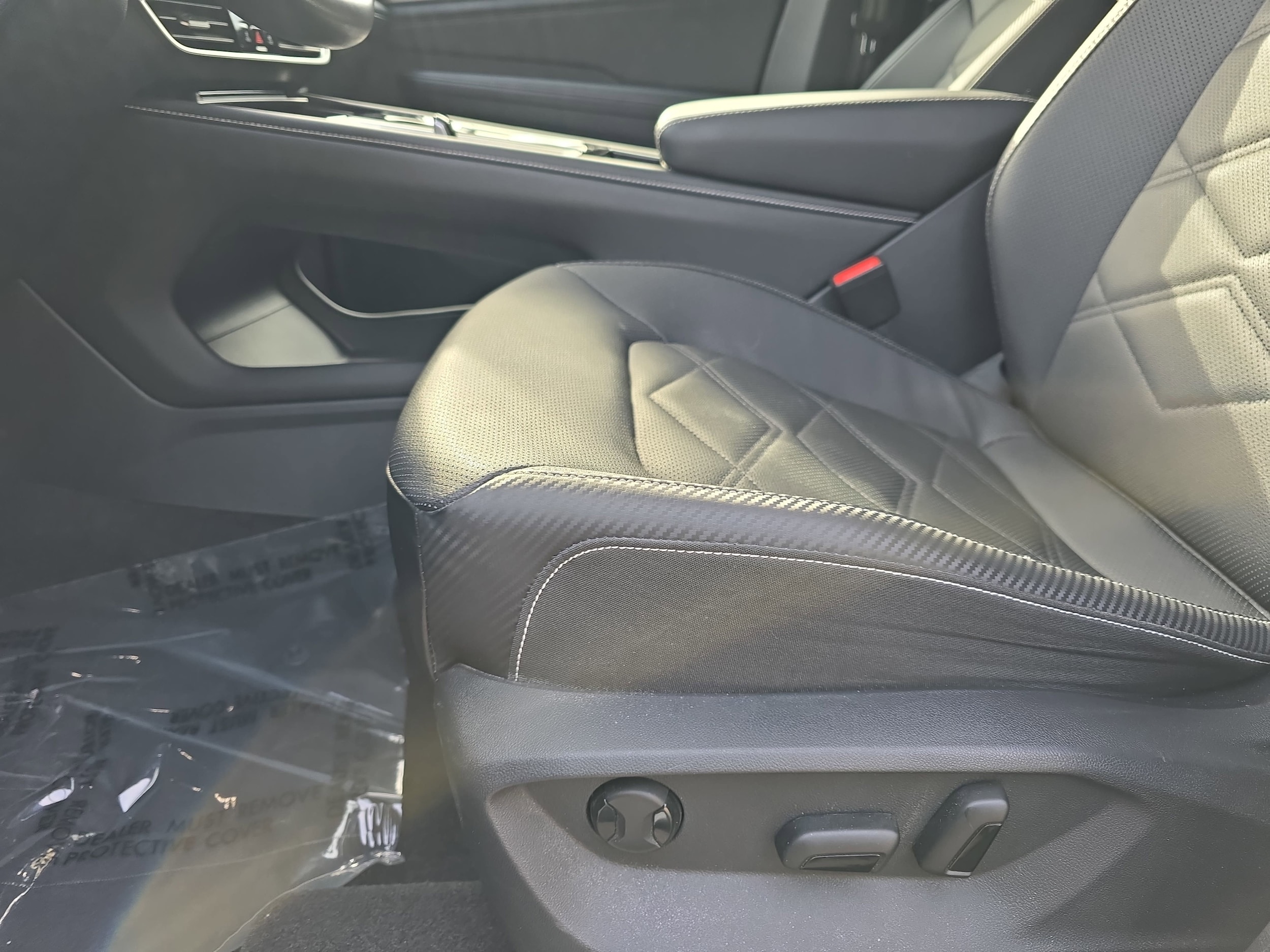 2024 Volkswagen Atlas Cross Sport SE w/Tech - Photo 30
