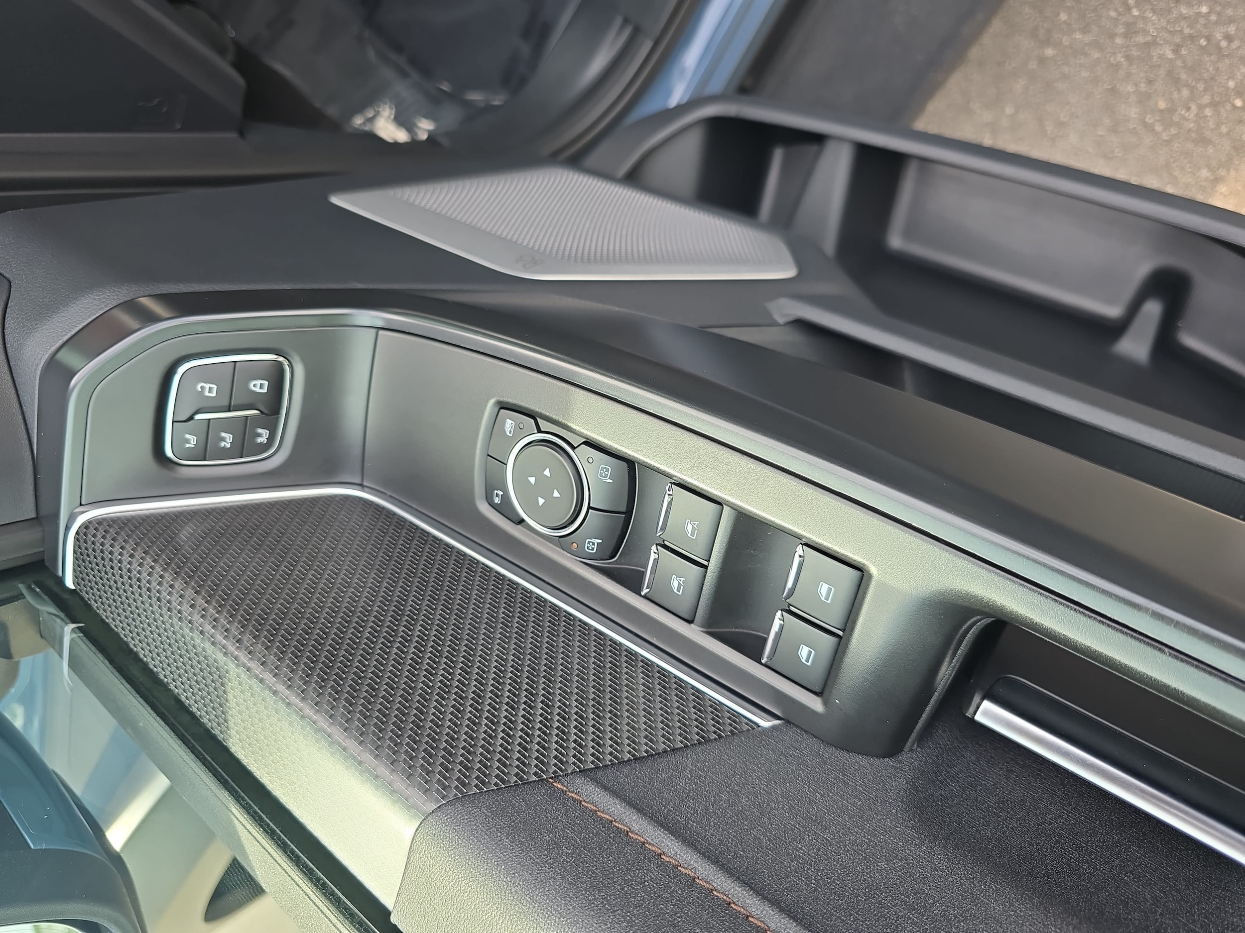 2023 Ford F-150 Raptor - Photo 29