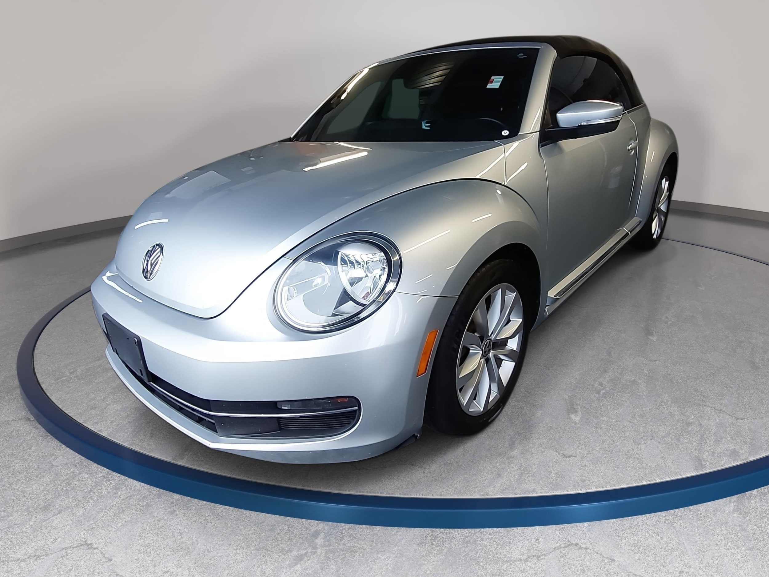 2013 Volkswagen Beetle 2.0L Conv. TDI DSG's photo