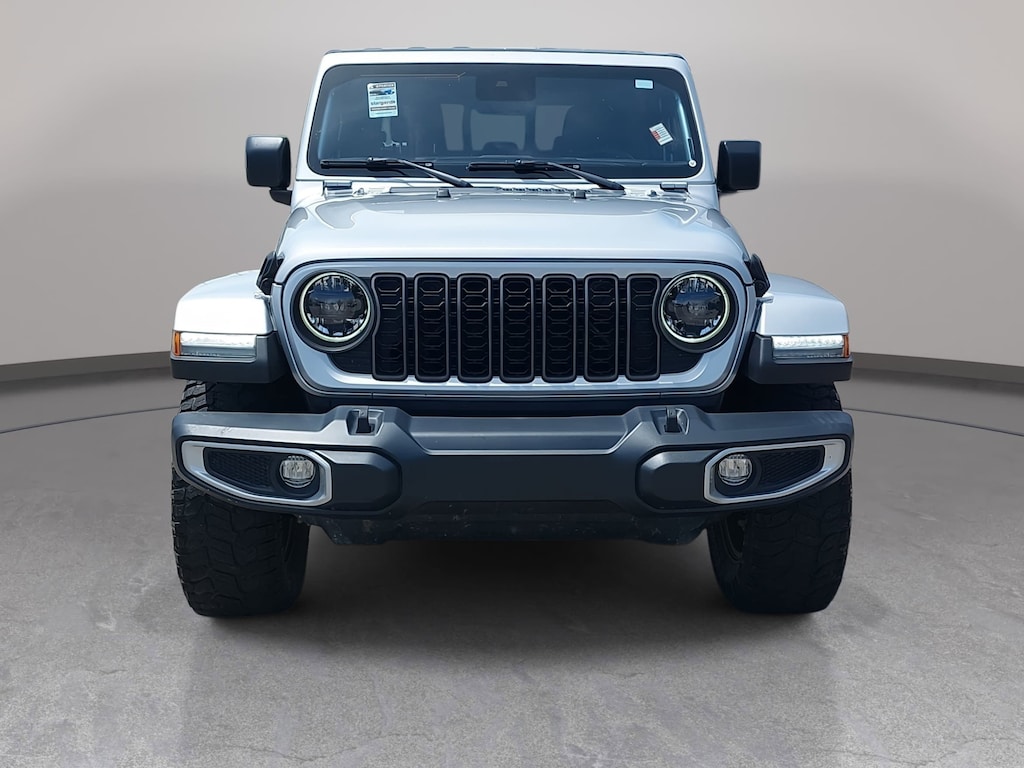 Used 2024 Jeep Gladiator Sport S Truck Crew Cab