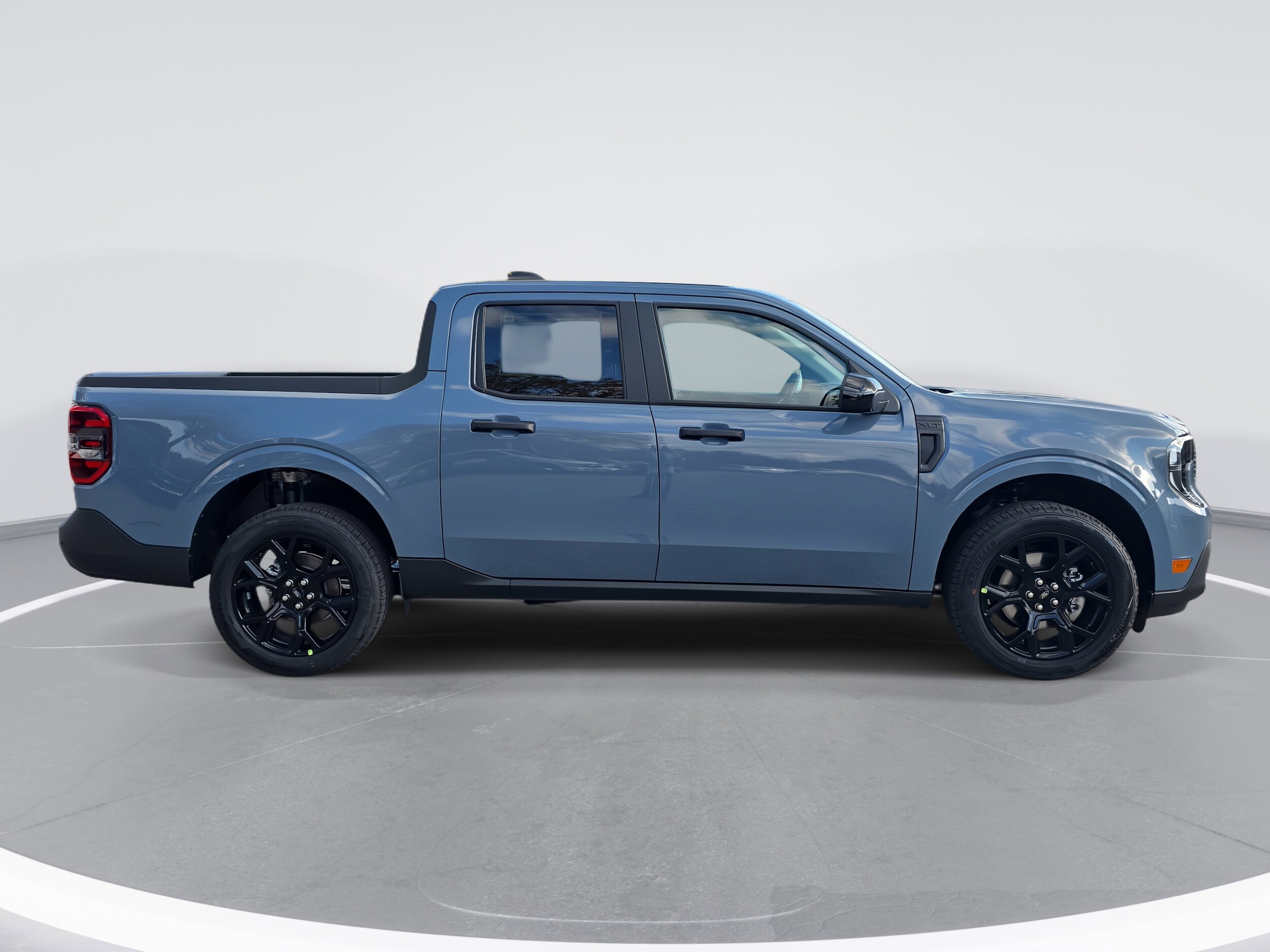 2025 Ford Maverick XLT photo 2
