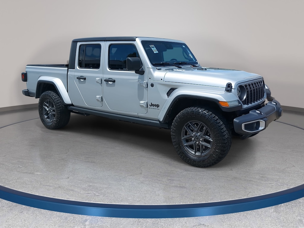Used 2024 Jeep Gladiator Sport S Truck Crew Cab