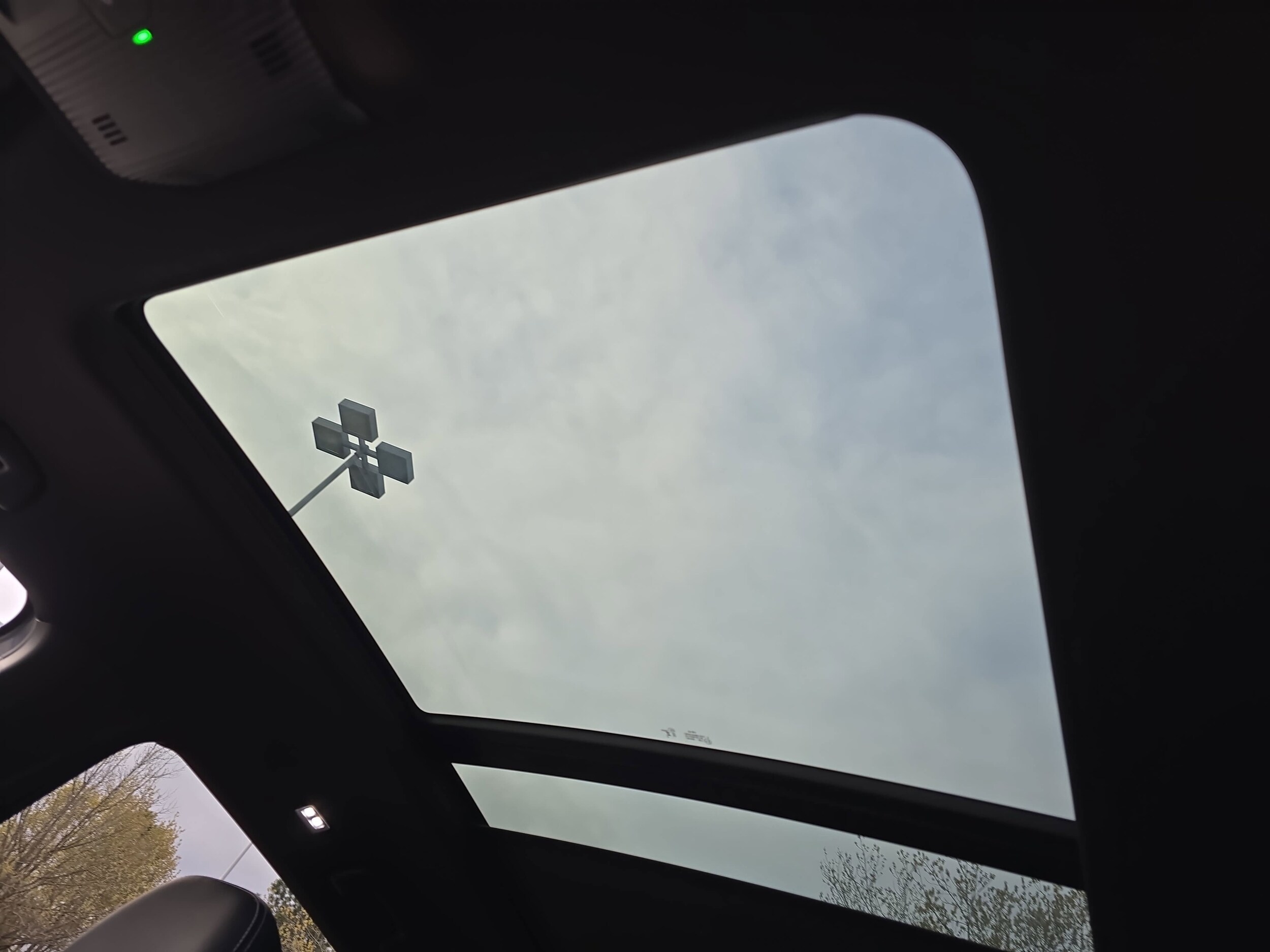 2024 Volkswagen Atlas Cross Sport SE w/Tech - Photo 31