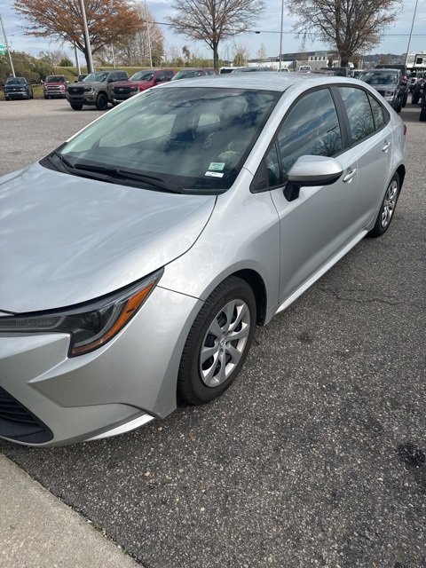 2024 Toyota Corolla LE photo 2
