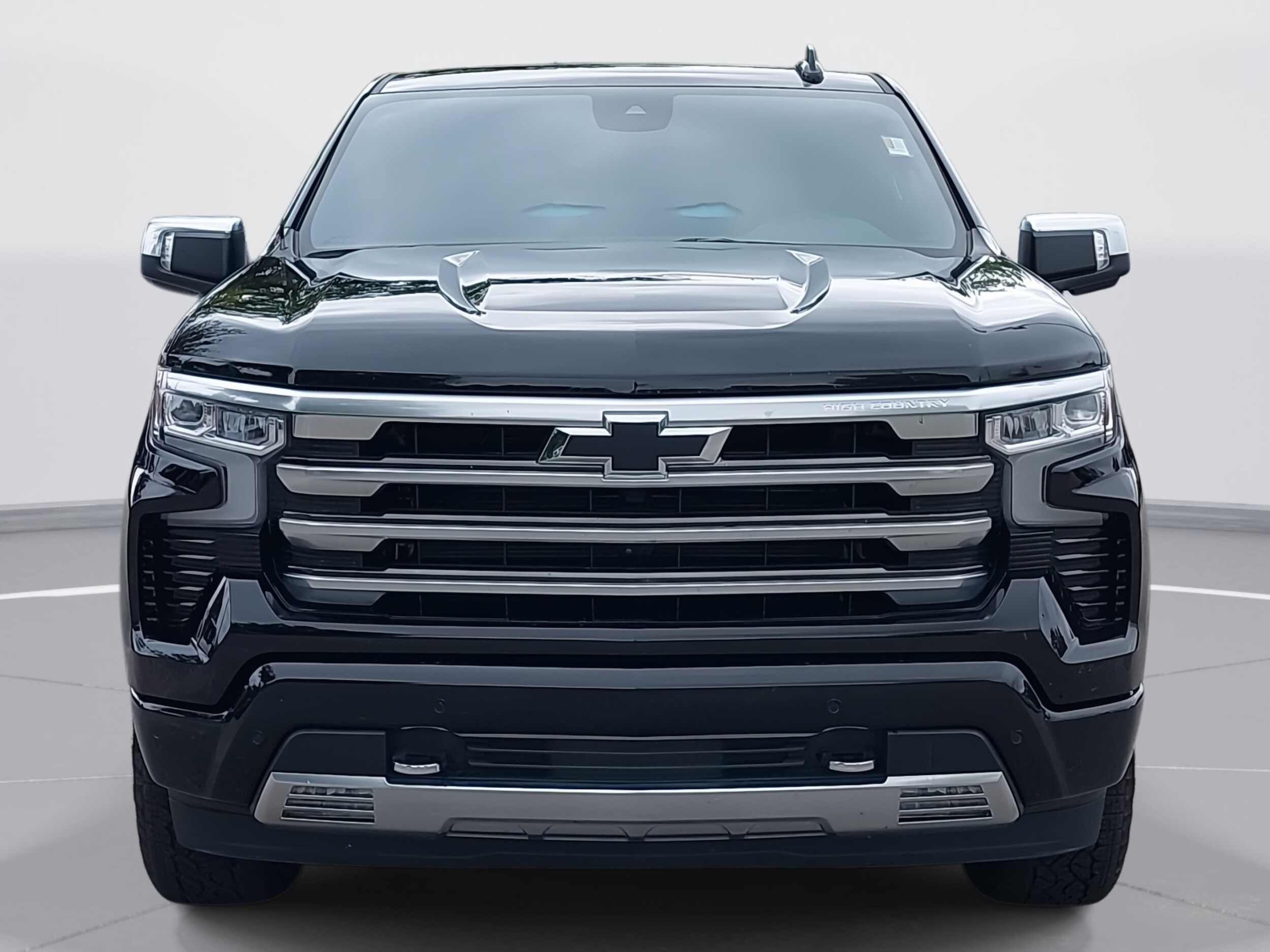 2024 Chevrolet Silverado 1500 High Country photo 2