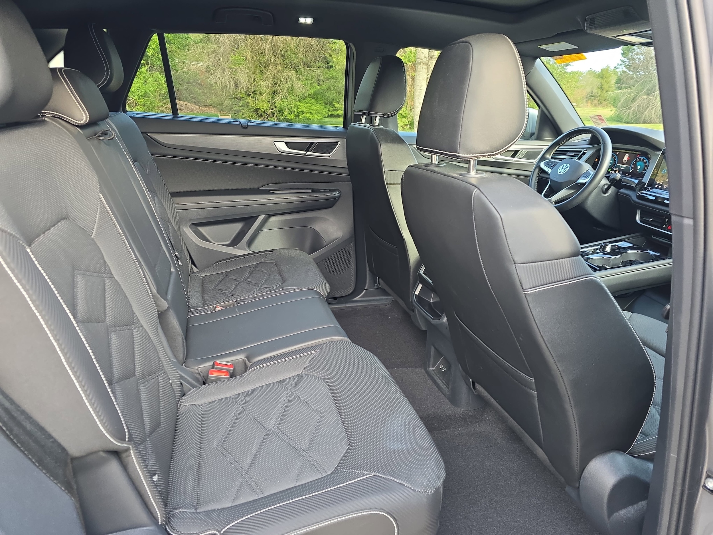 2024 Volkswagen Atlas Cross Sport SE w/Tech - Photo 11
