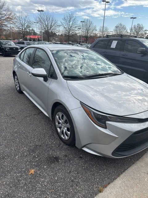 2024 Toyota Corolla LE photo 3