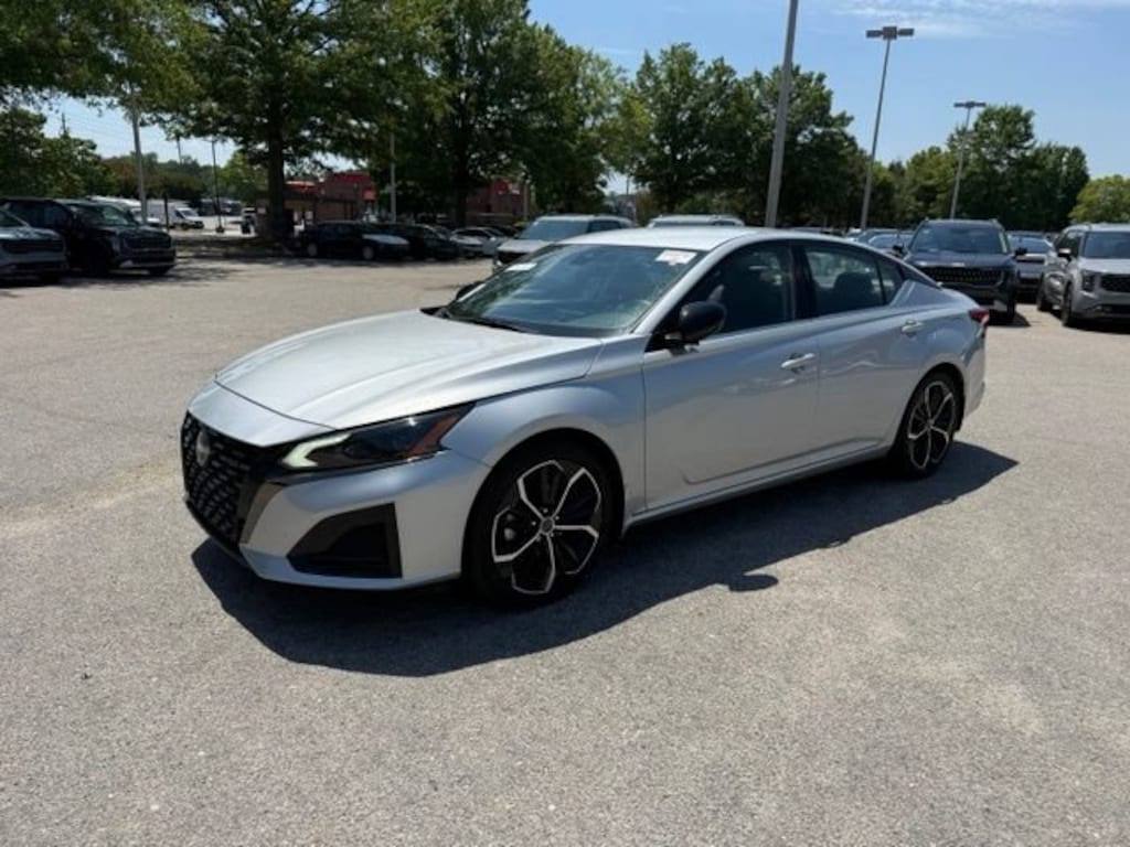 Used 2024 Nissan Altima 2.5 SR Sedan