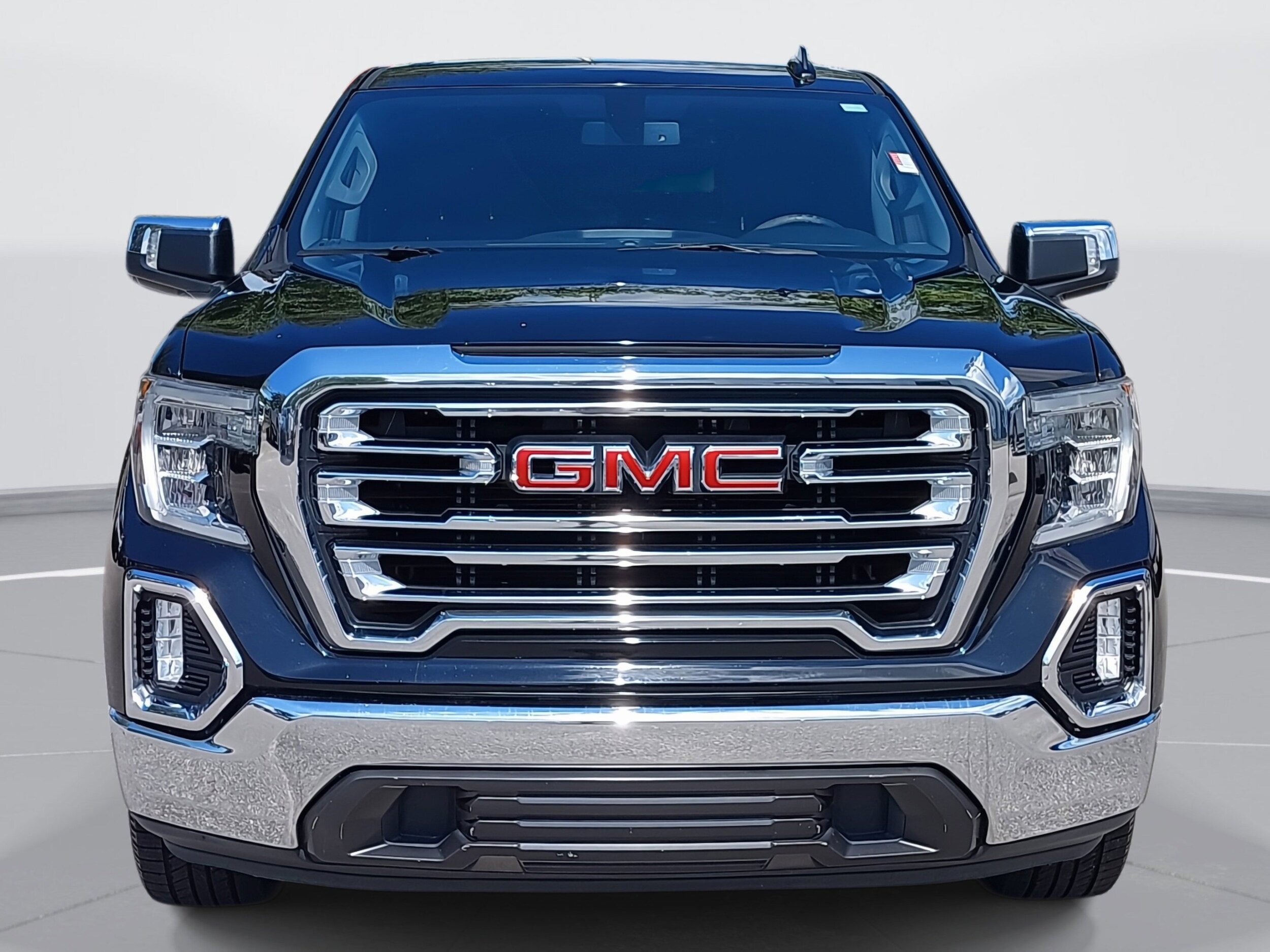 2019 Gmc Sierra 1500 SLT photo 2