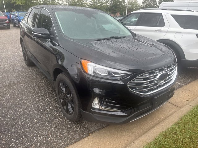 2022 Ford Edge Titanium photo 4