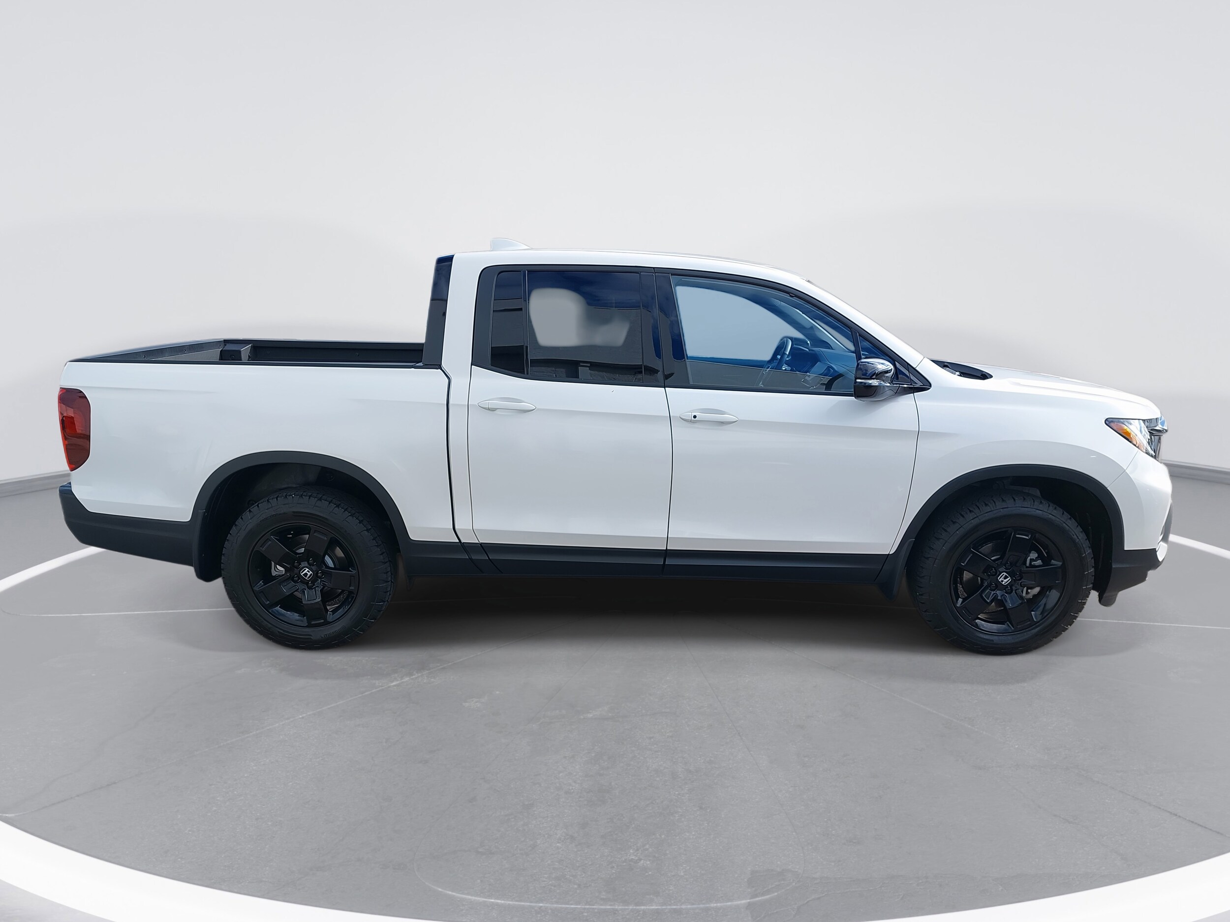 2025 Honda Ridgeline Black Edition photo 2