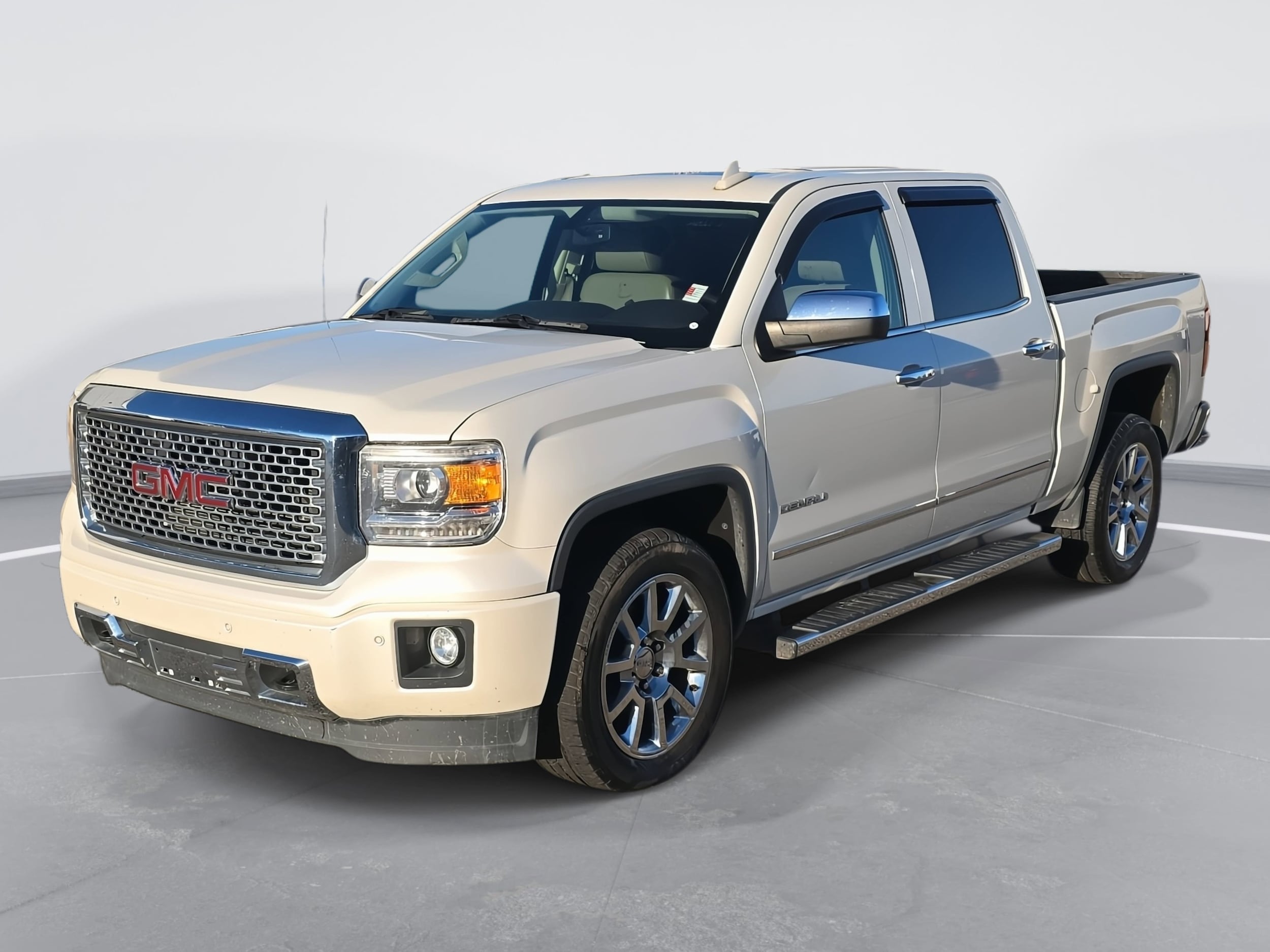 2015 GMC Sierra Denali's photo