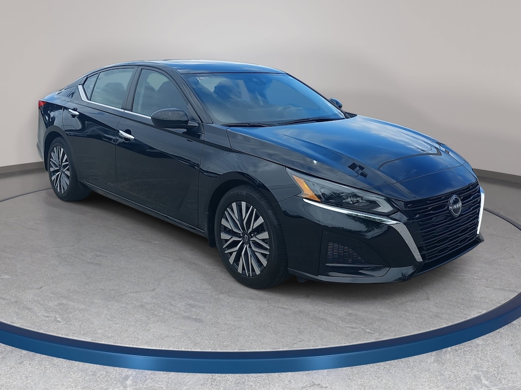 Used 2024 Nissan Altima 2.5 SV Sedan