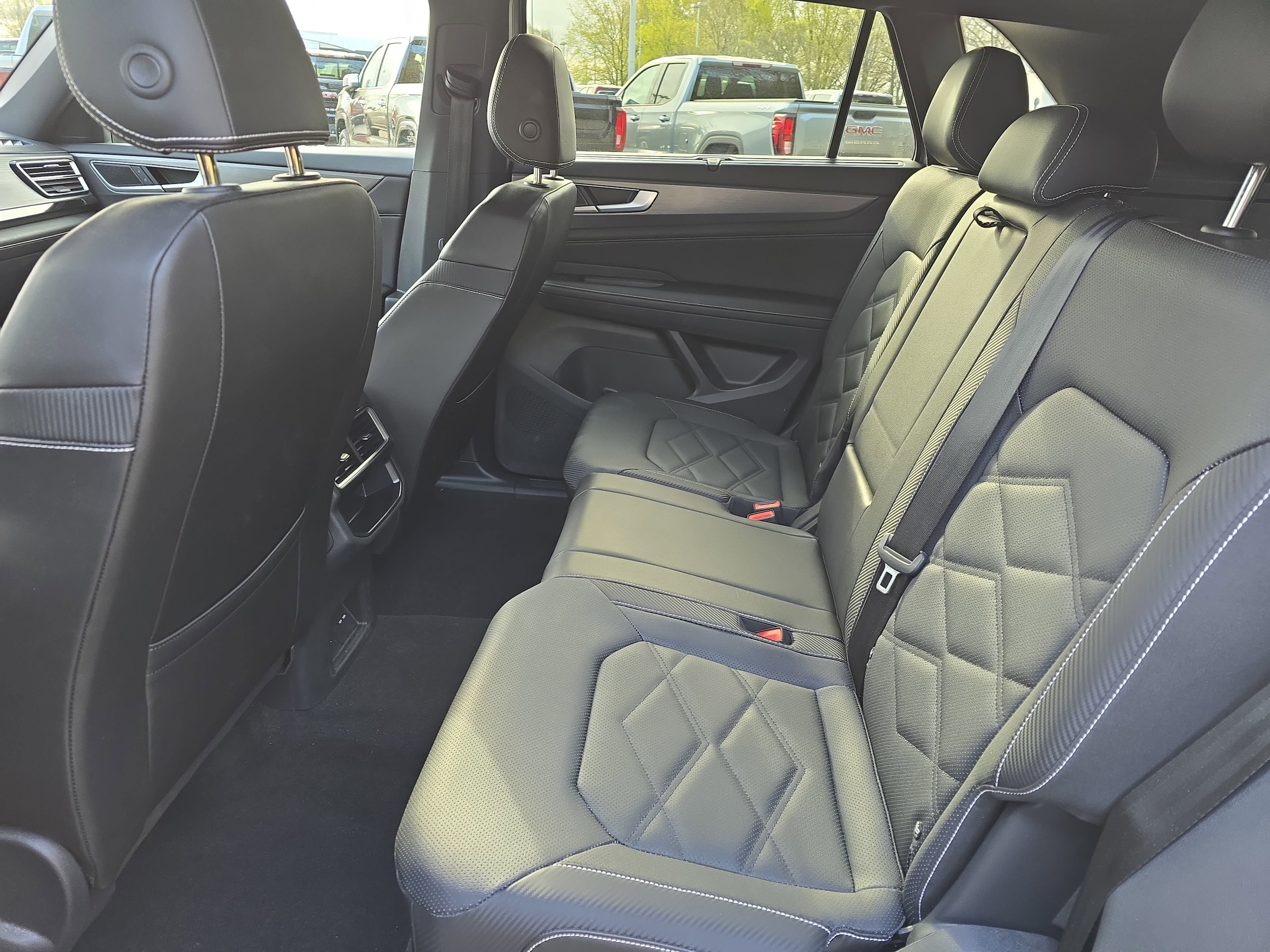 2024 Volkswagen Atlas Cross Sport SE w/Tech - Photo 15