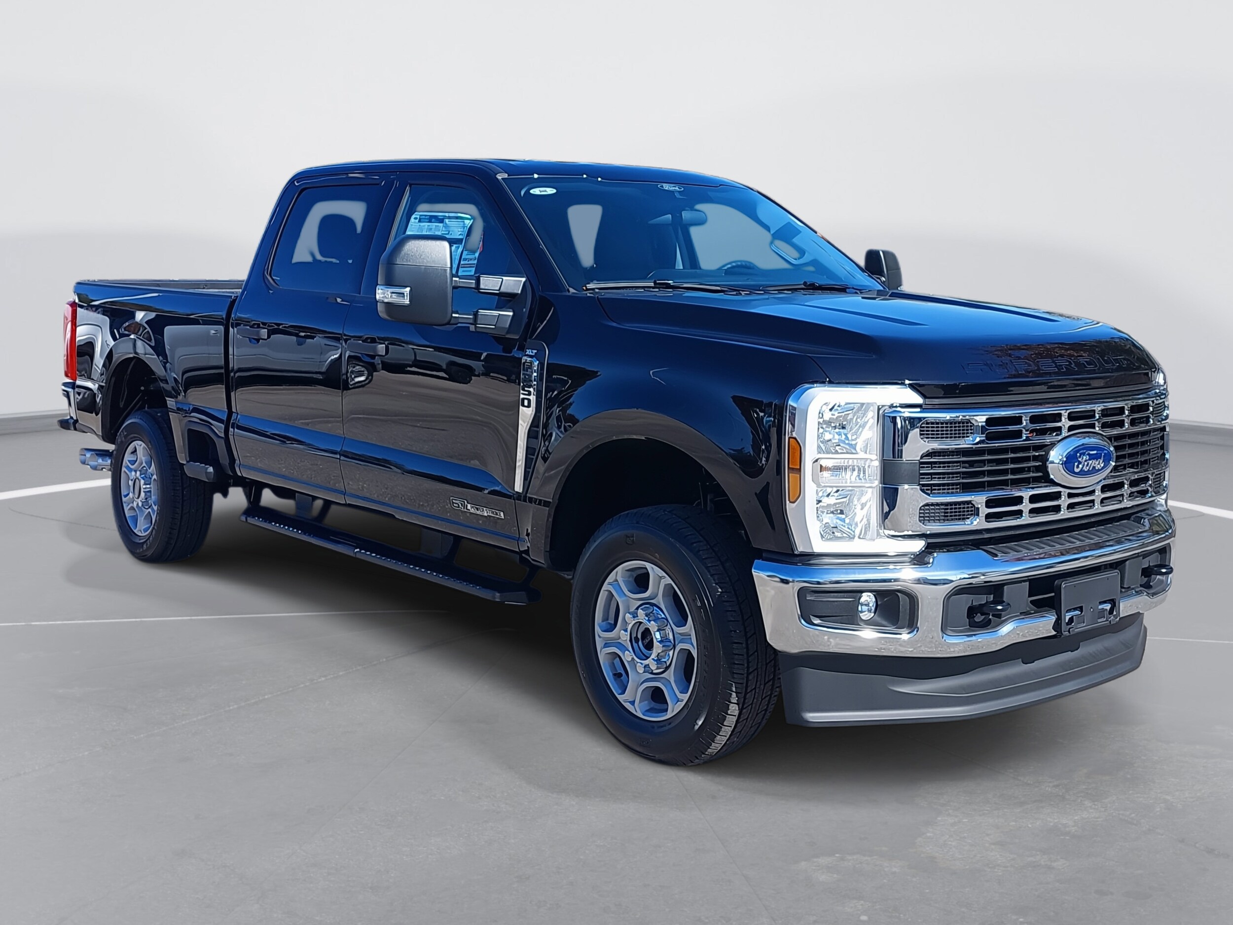 2026 Ford F-250 XLT photo 3