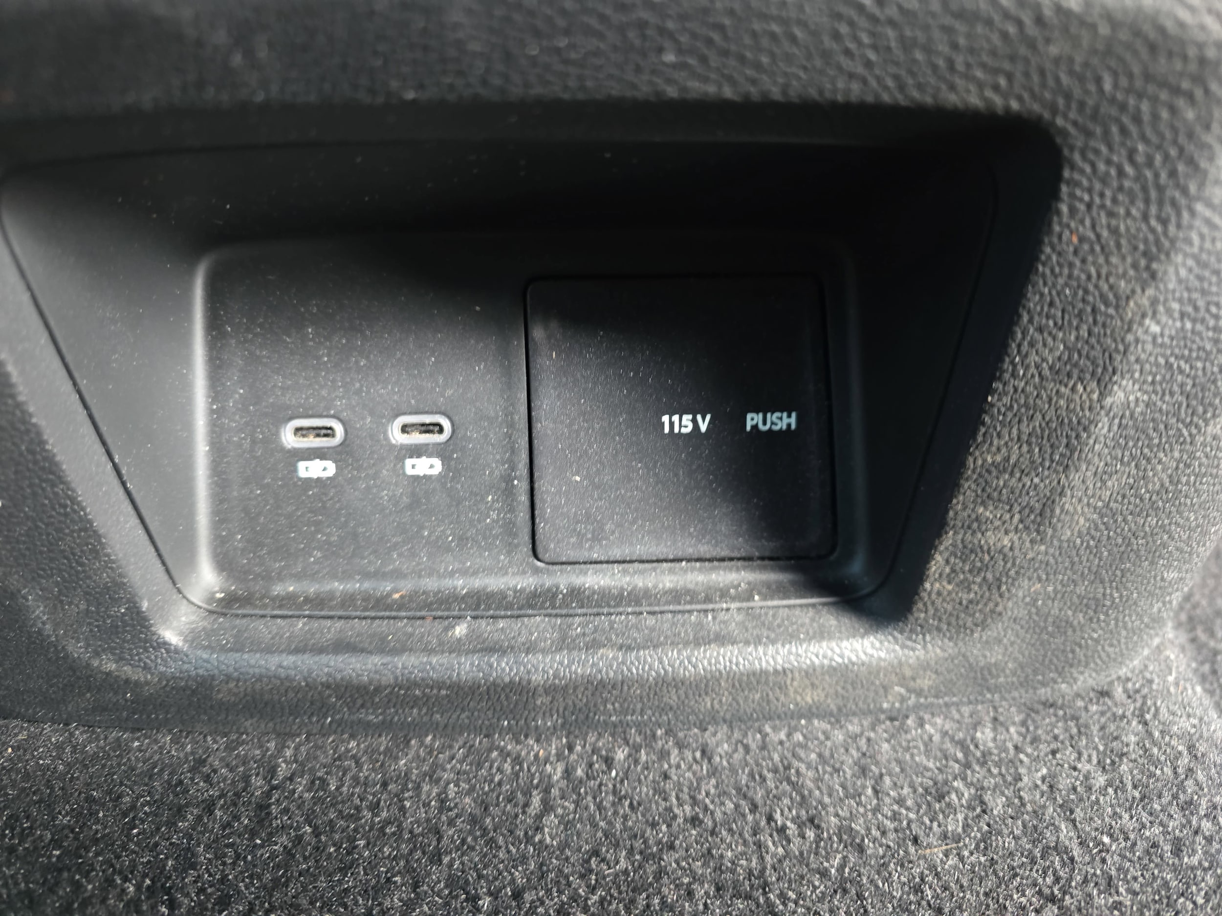 2024 Volkswagen Atlas Cross Sport SE w/Tech - Photo 13