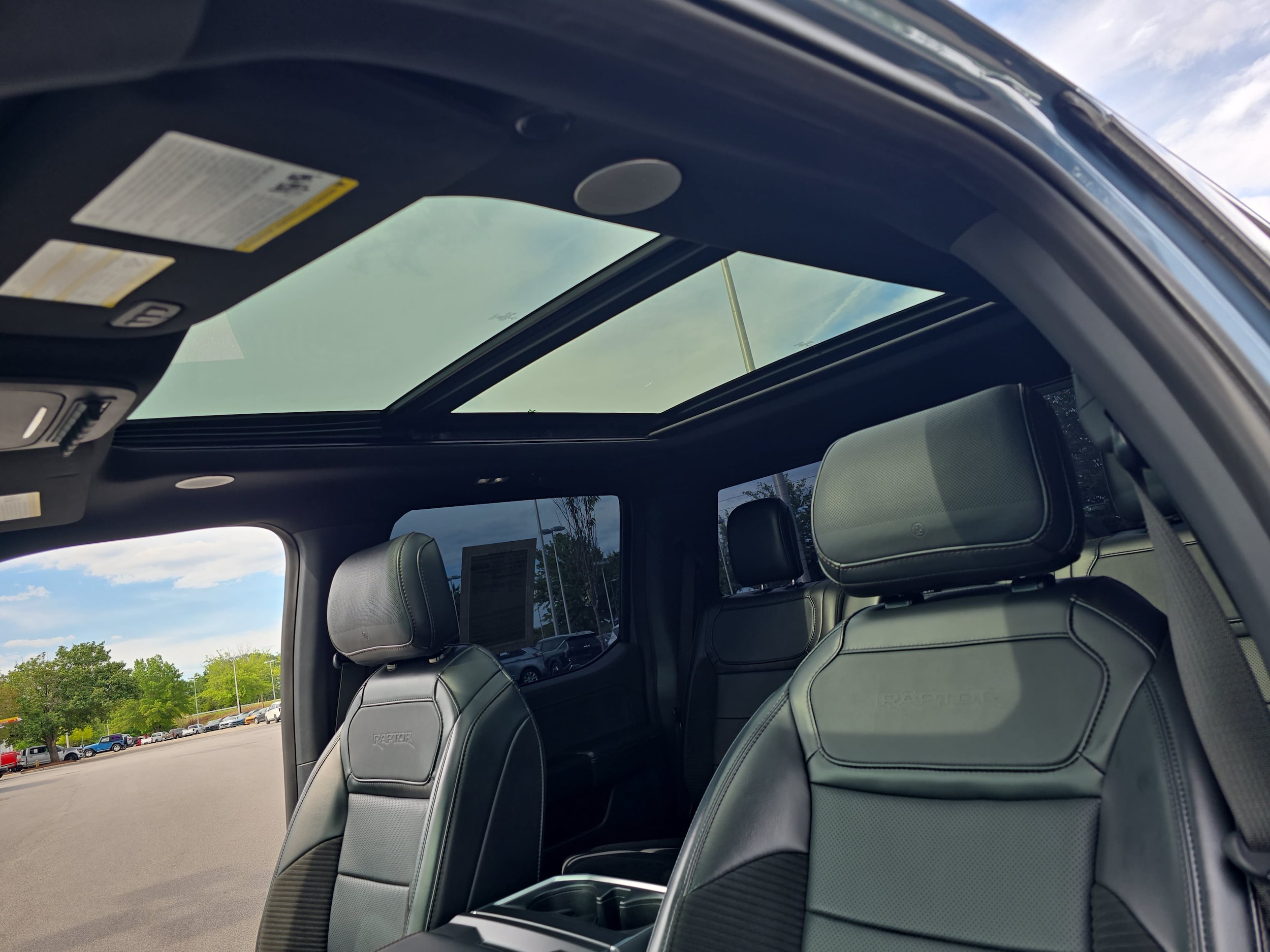 2023 Ford F-150 Raptor - Photo 31