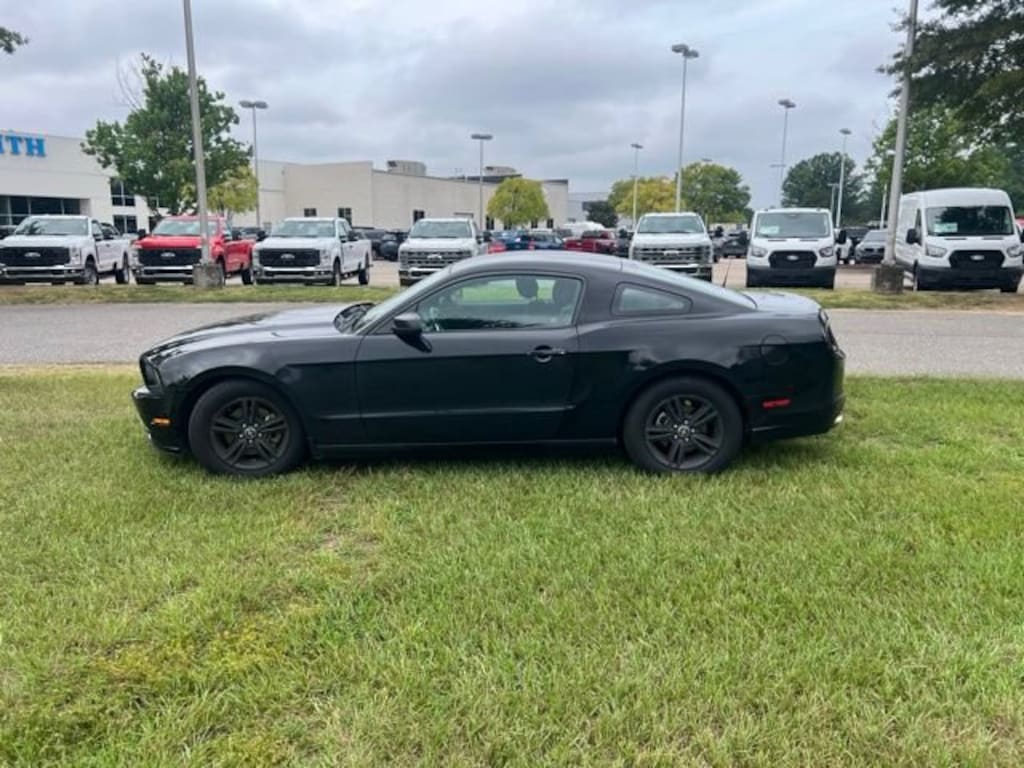 Used 2014 Ford Mustang V6 Coupe