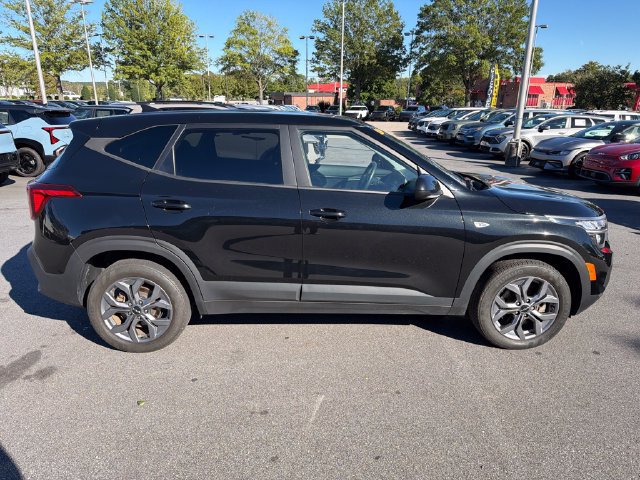 Used 2024 Kia Seltos LX SUV