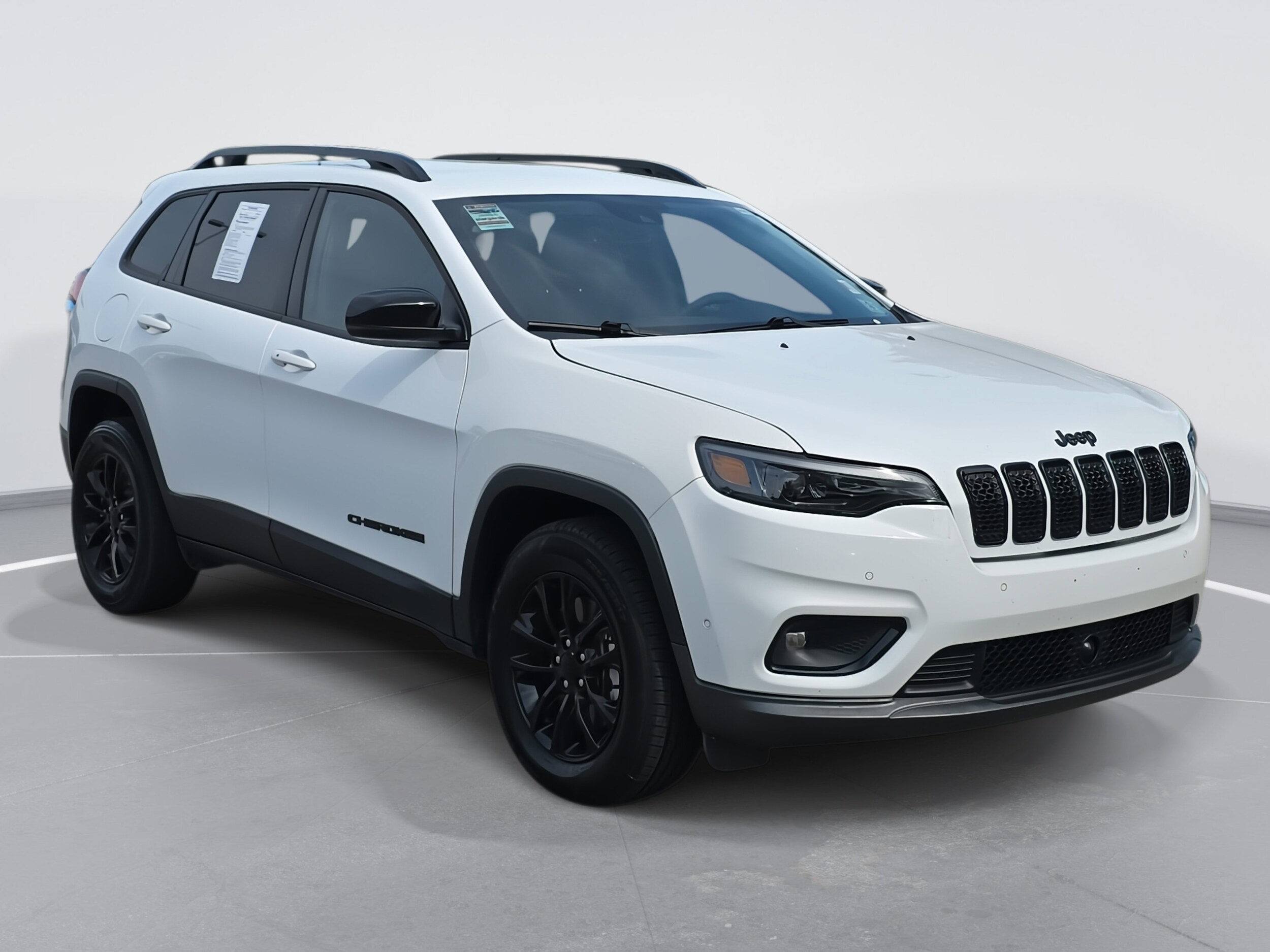 2023 Jeep Cherokee Altitude Lux photo 2