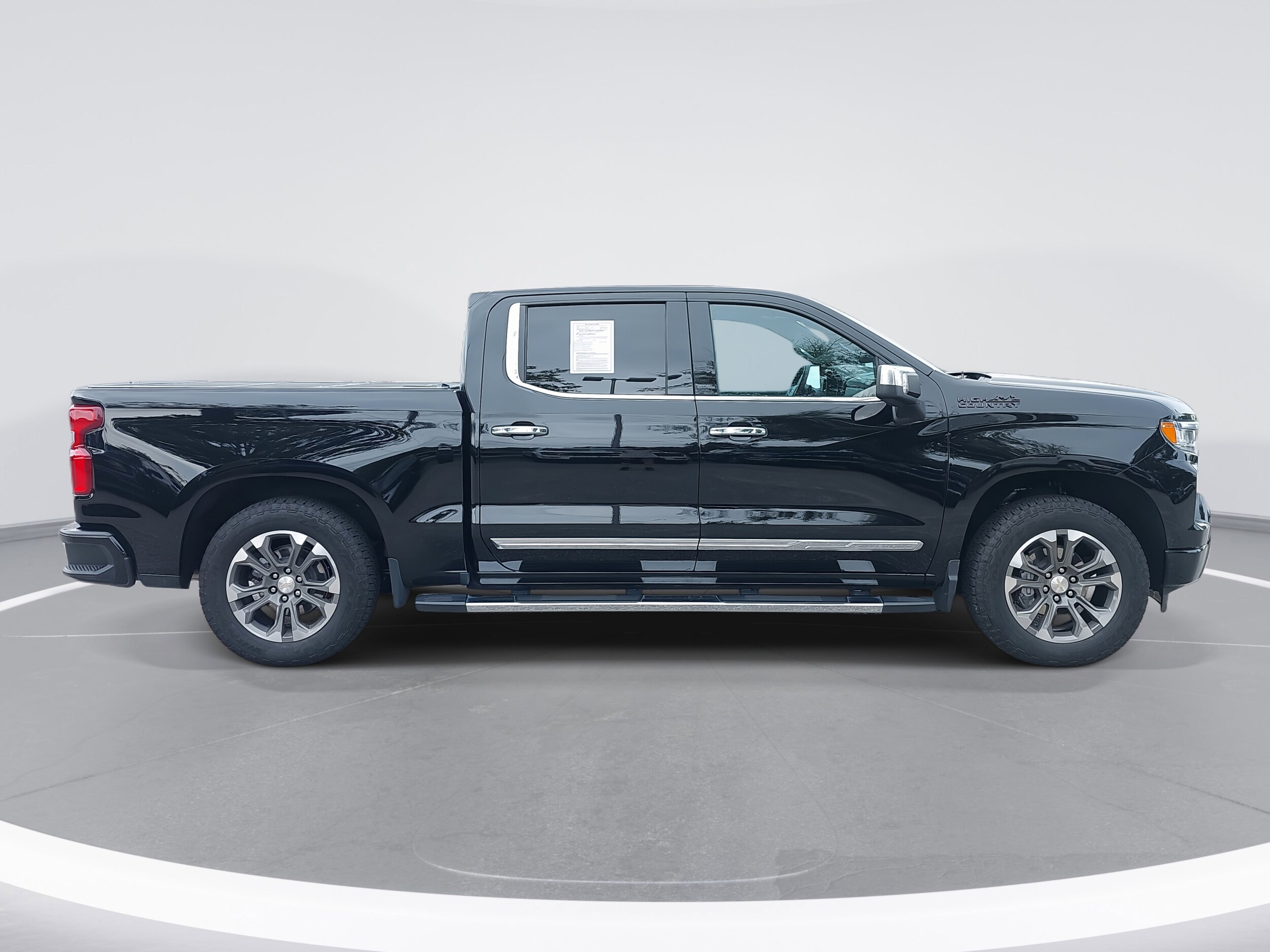 2024 Chevrolet Silverado 1500 High Country photo 4