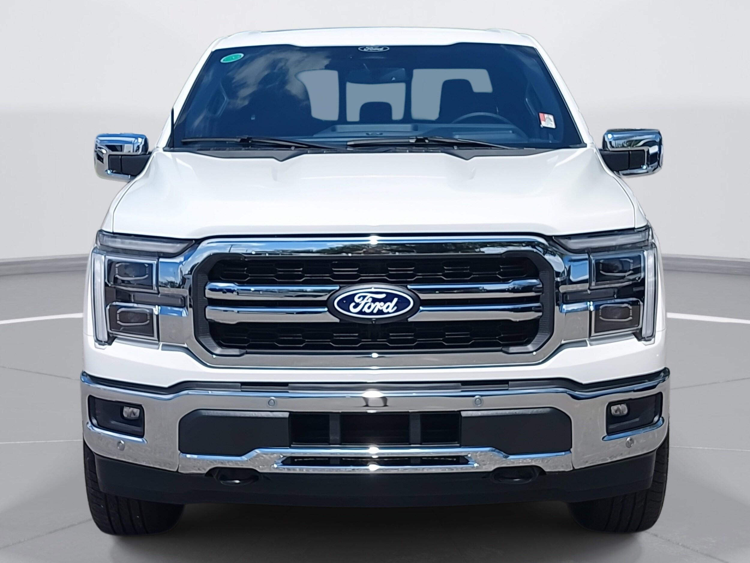 2025 Ford F-150 Lariat photo 2