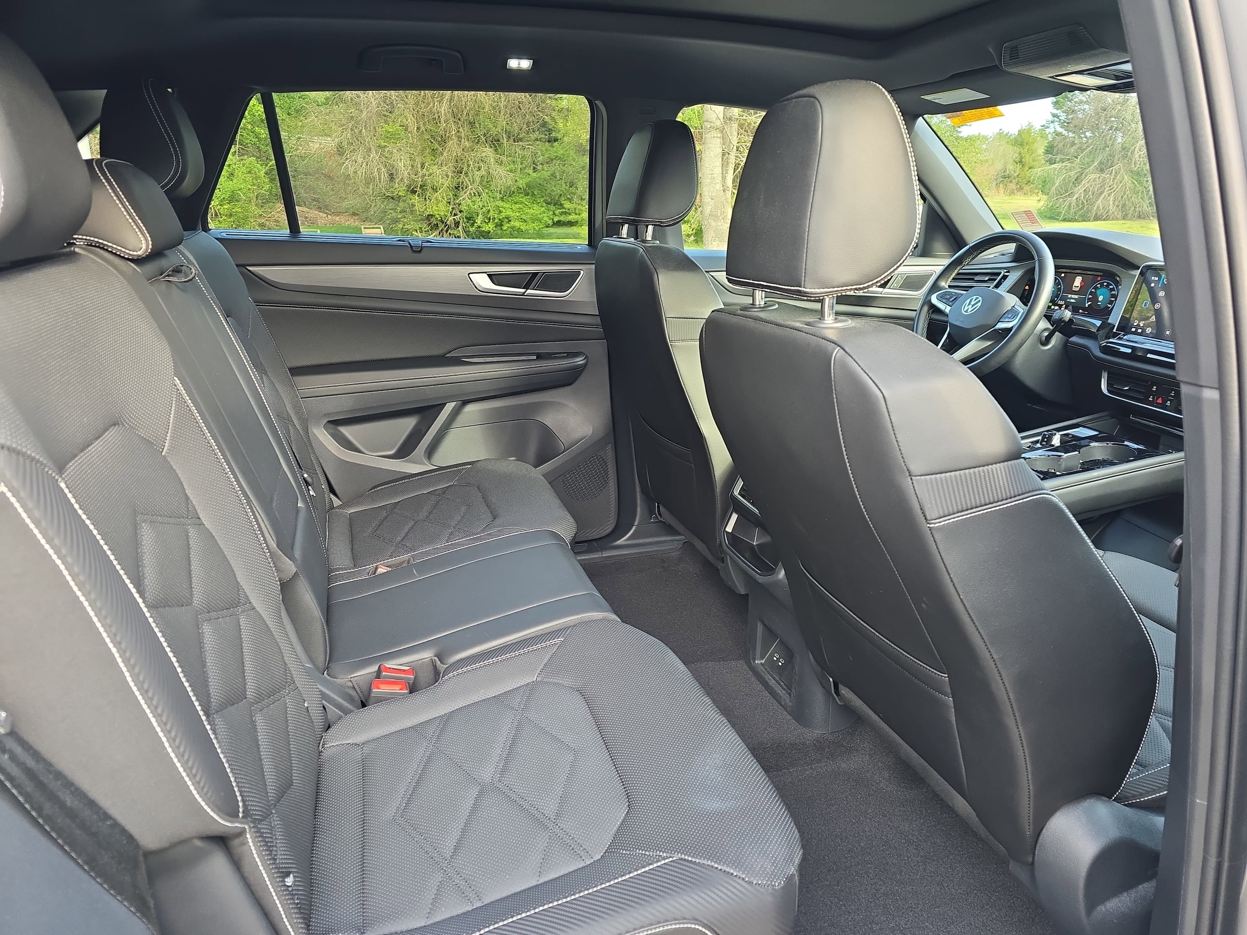 2024 Volkswagen Atlas Cross Sport SE w/Tech - Photo 12