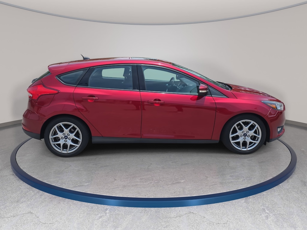 Used 2015 Ford Focus SE Hatchback