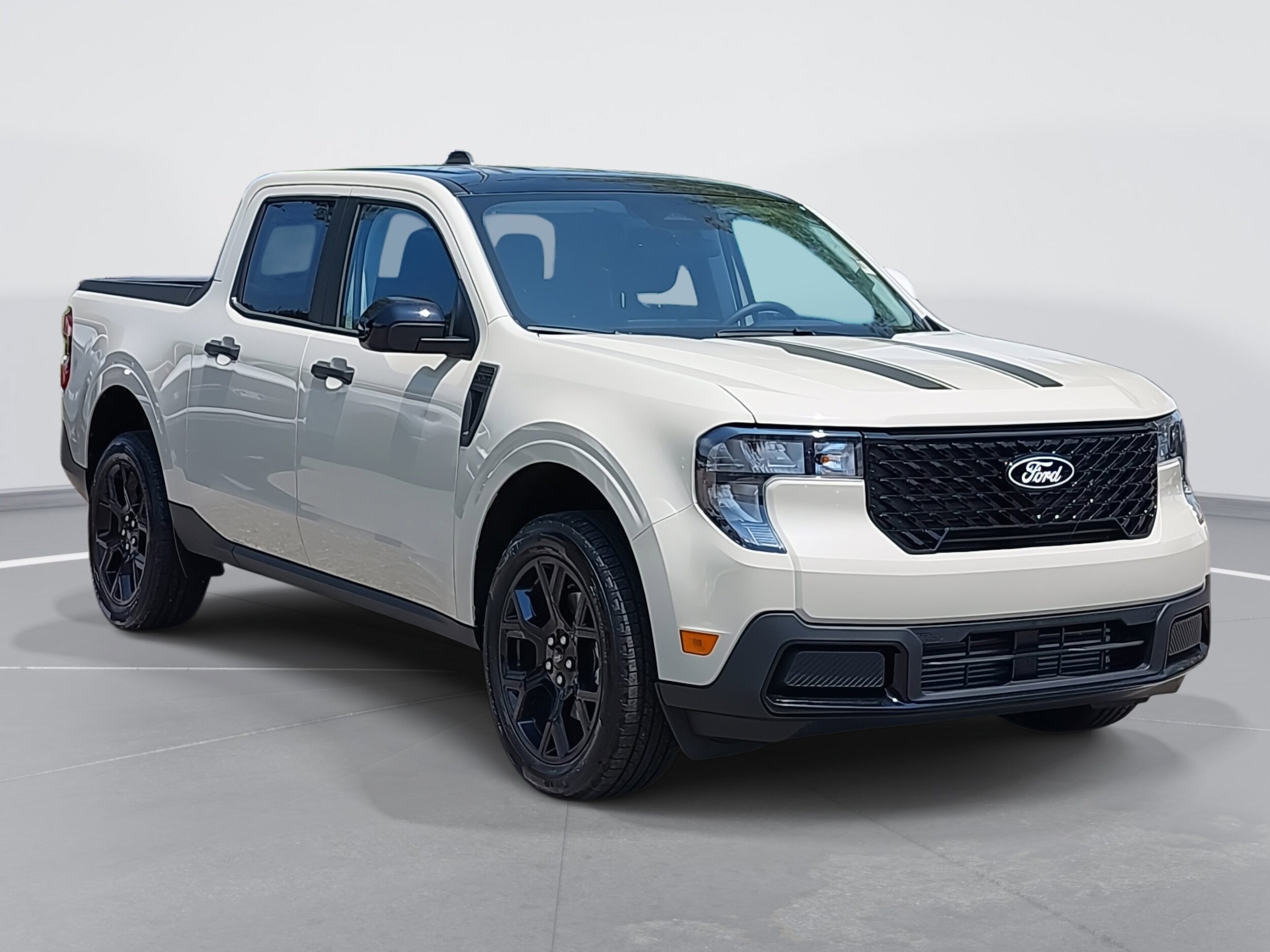 2025 Ford Maverick XLT photo 2