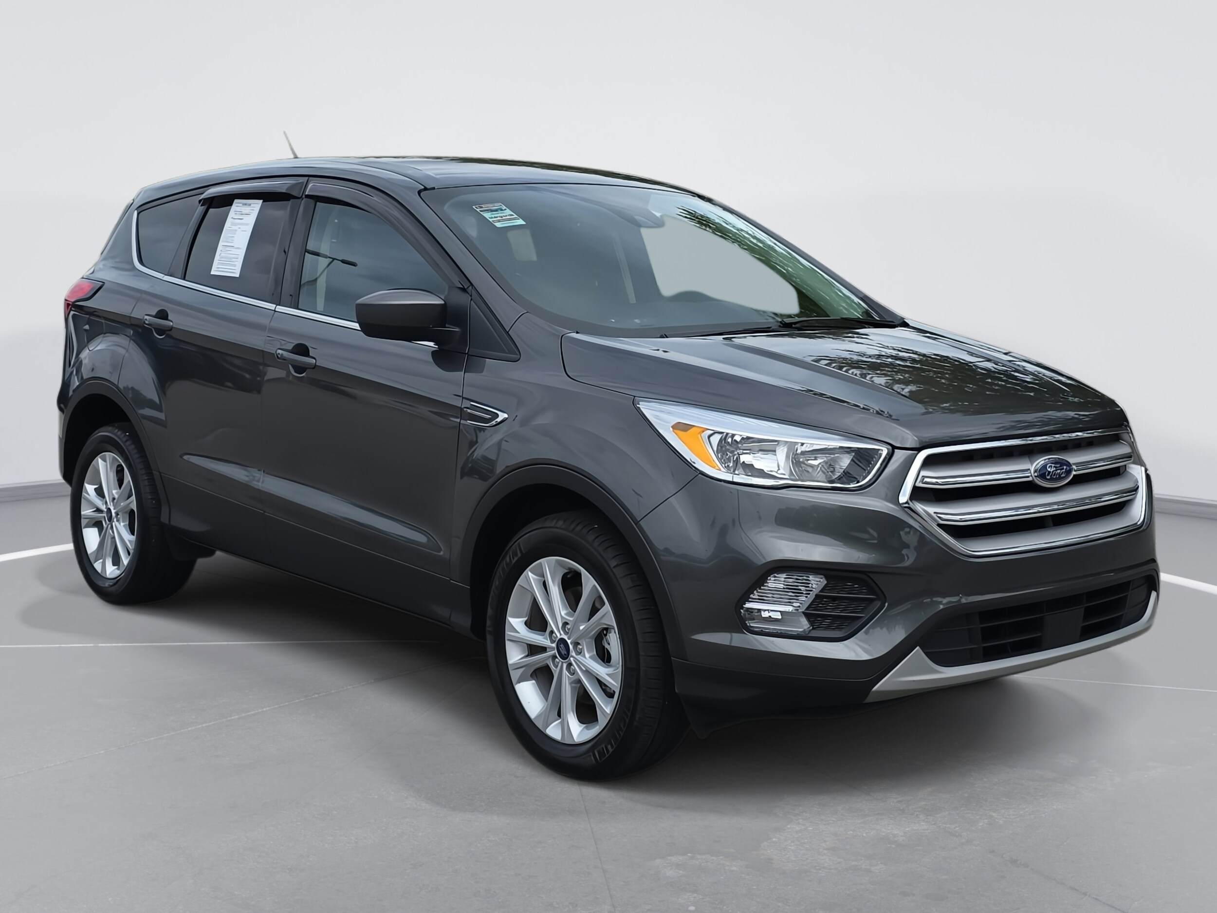 2019 Ford Escape SE photo 3