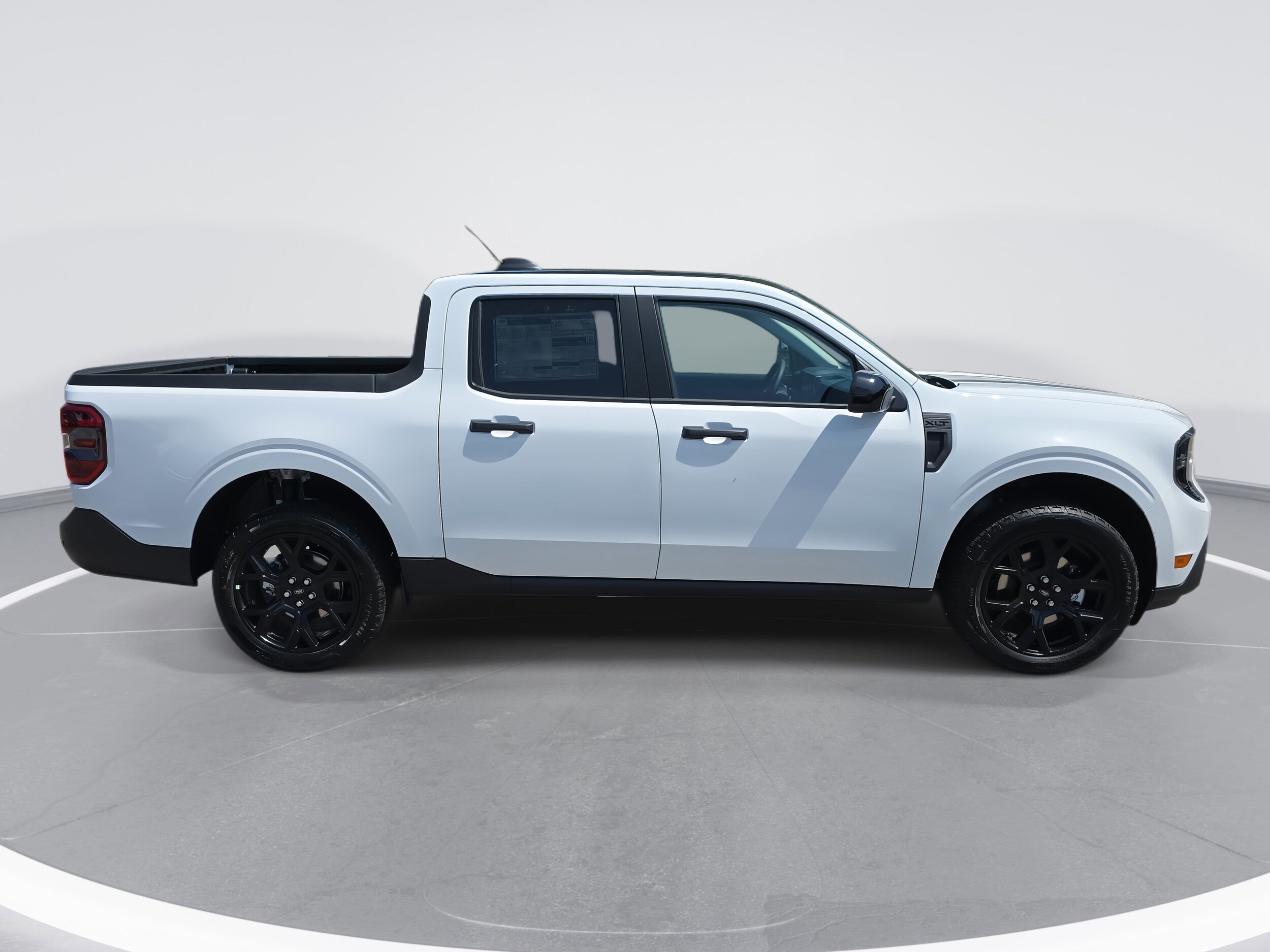2025 Ford Maverick XLT photo 3