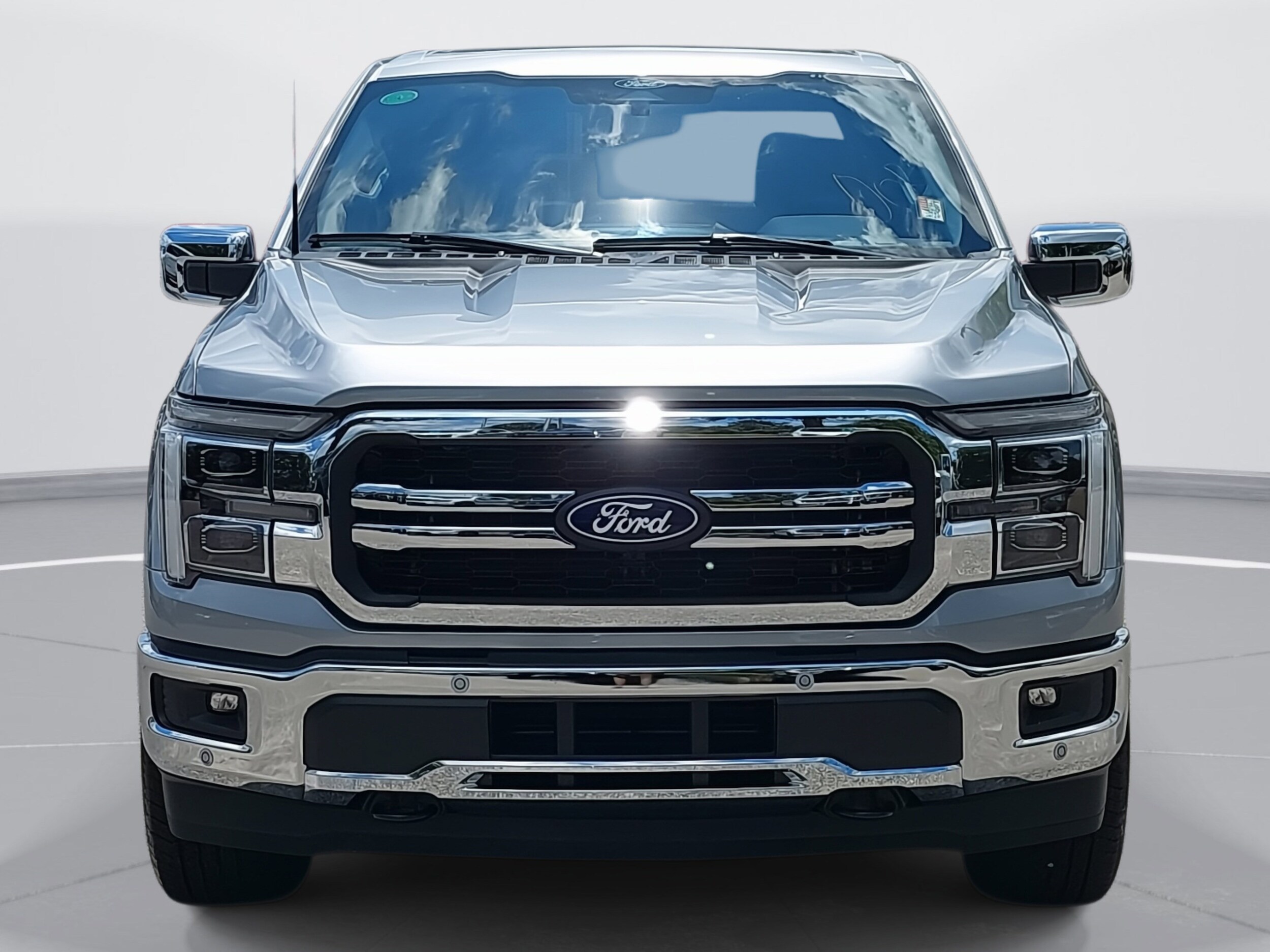 2025 Ford F-150 Lariat photo 2