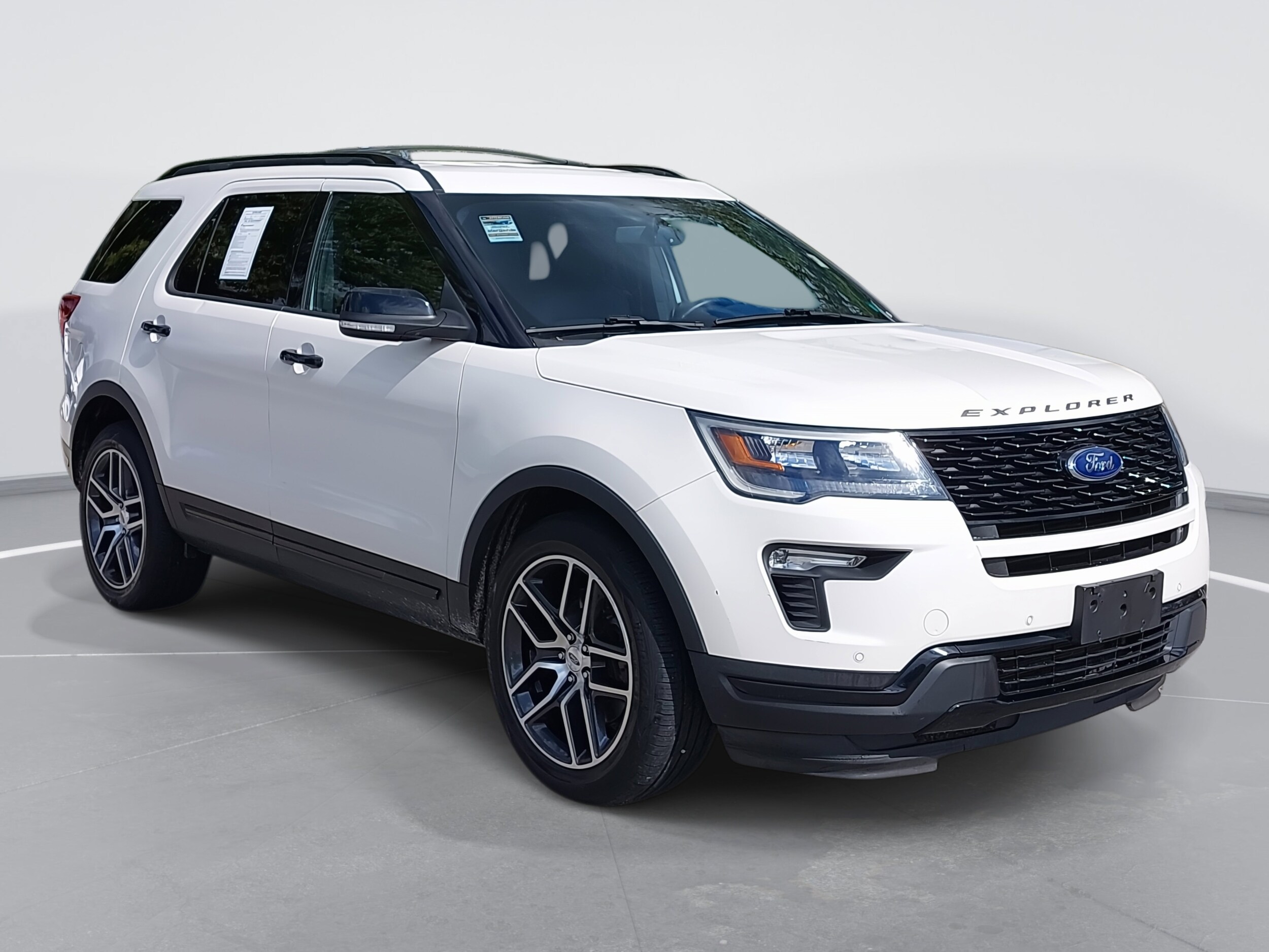 2019 Ford Explorer Sport photo 2