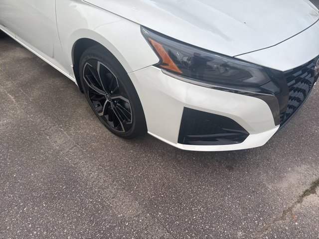 2023 Nissan Altima 2.5 SR photo 4