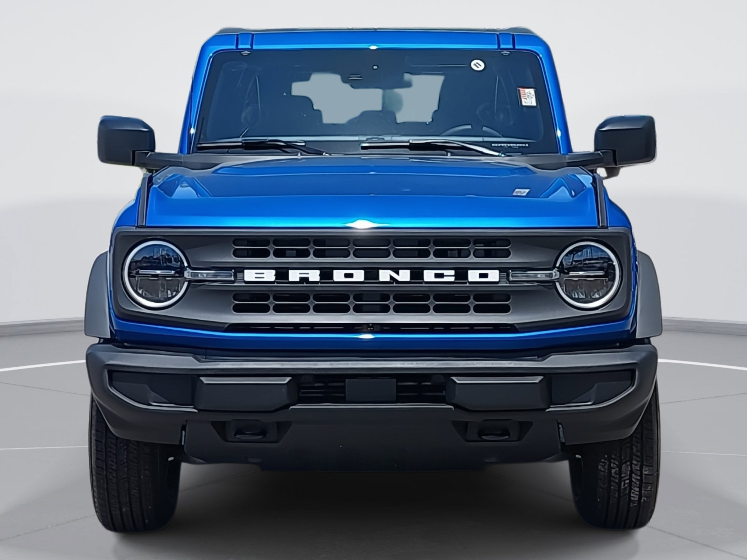 2025 Ford Bronco Base photo 2