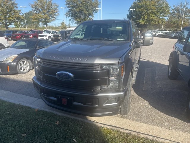 2019 Ford F-250 Lariat photo 2