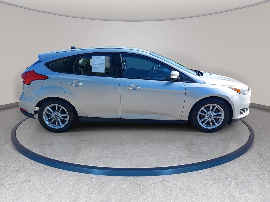 Used 2016 Ford Focus SE Hatchback