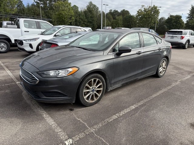2017 Ford Fusion SE photo 2