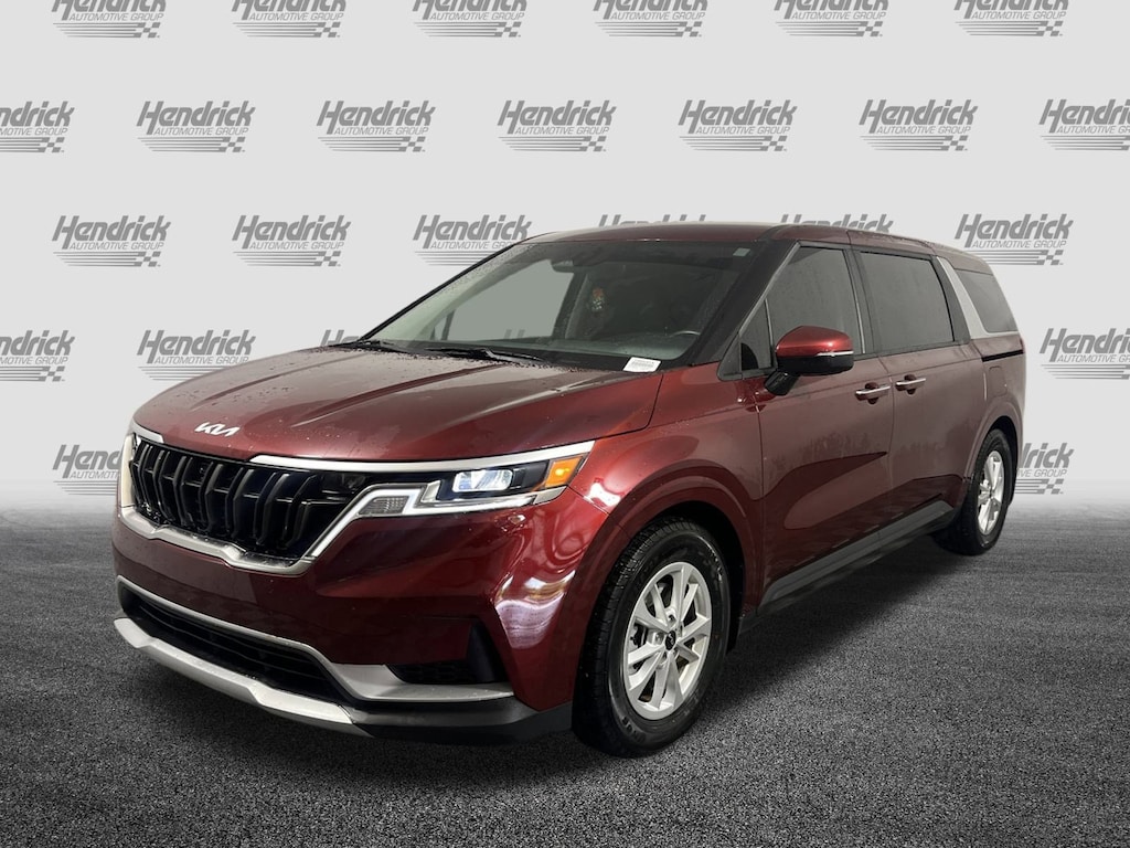 Used 2024 Kia Carnival LX Minivan