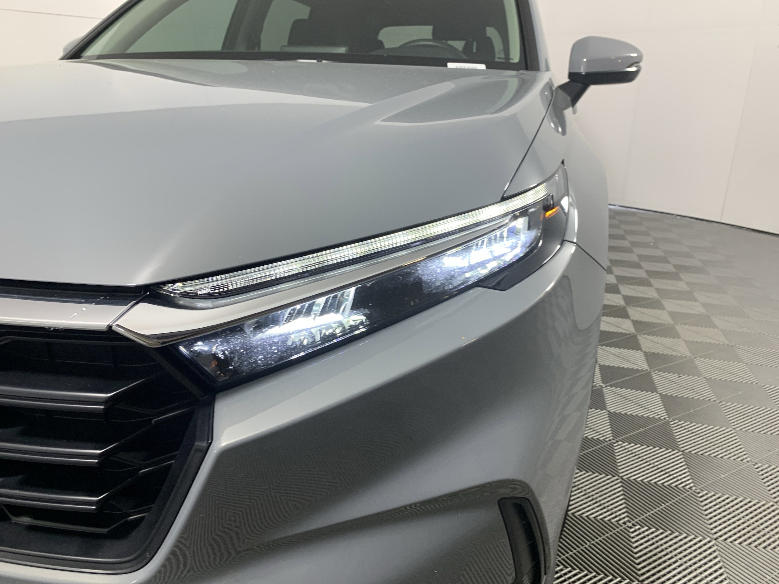 2025 Honda CR-V LX photo 5