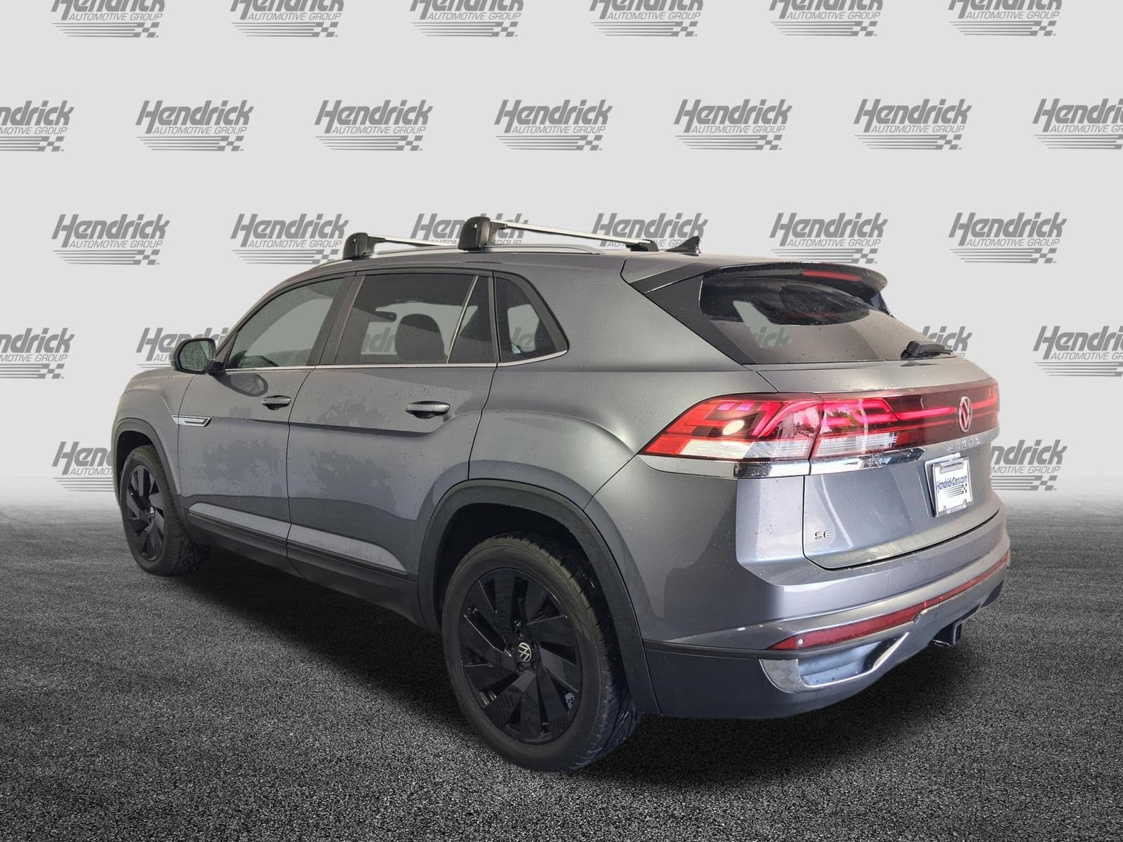 2024 Volkswagen Atlas Cross Sport 2.0T SE w/Technology photo 6