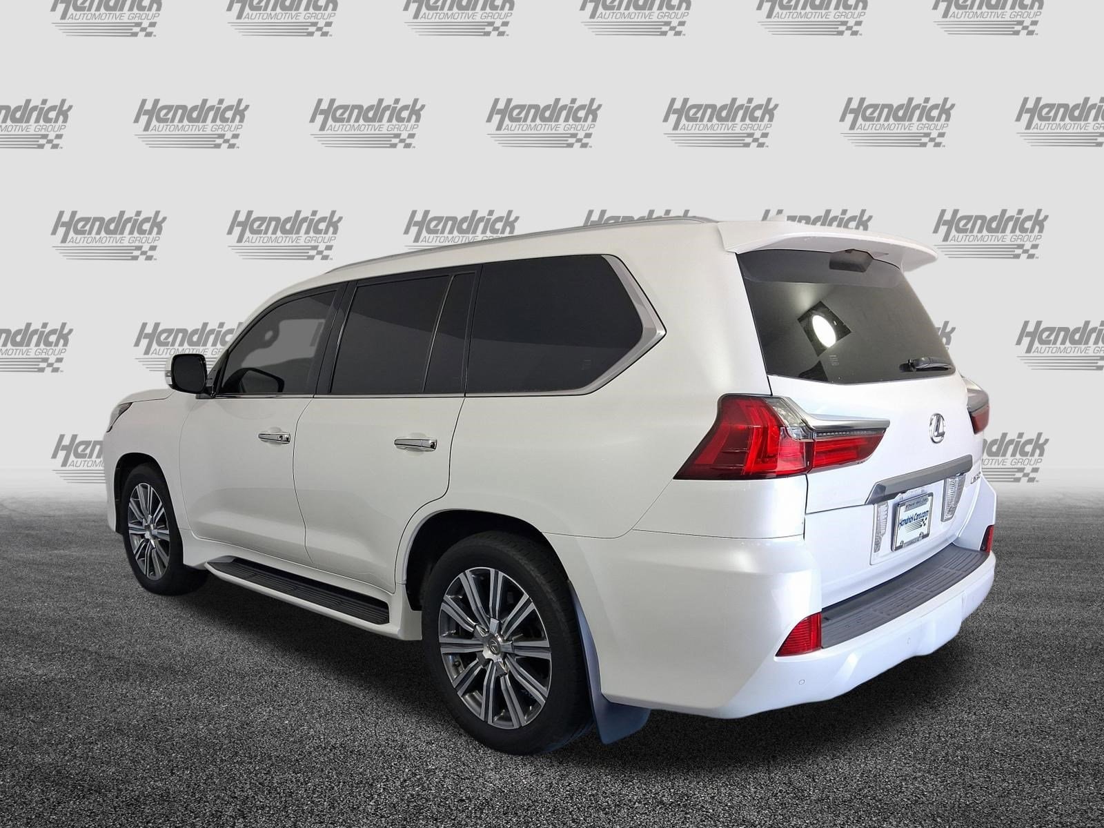 2016 LEXUS LX 570 photo 3