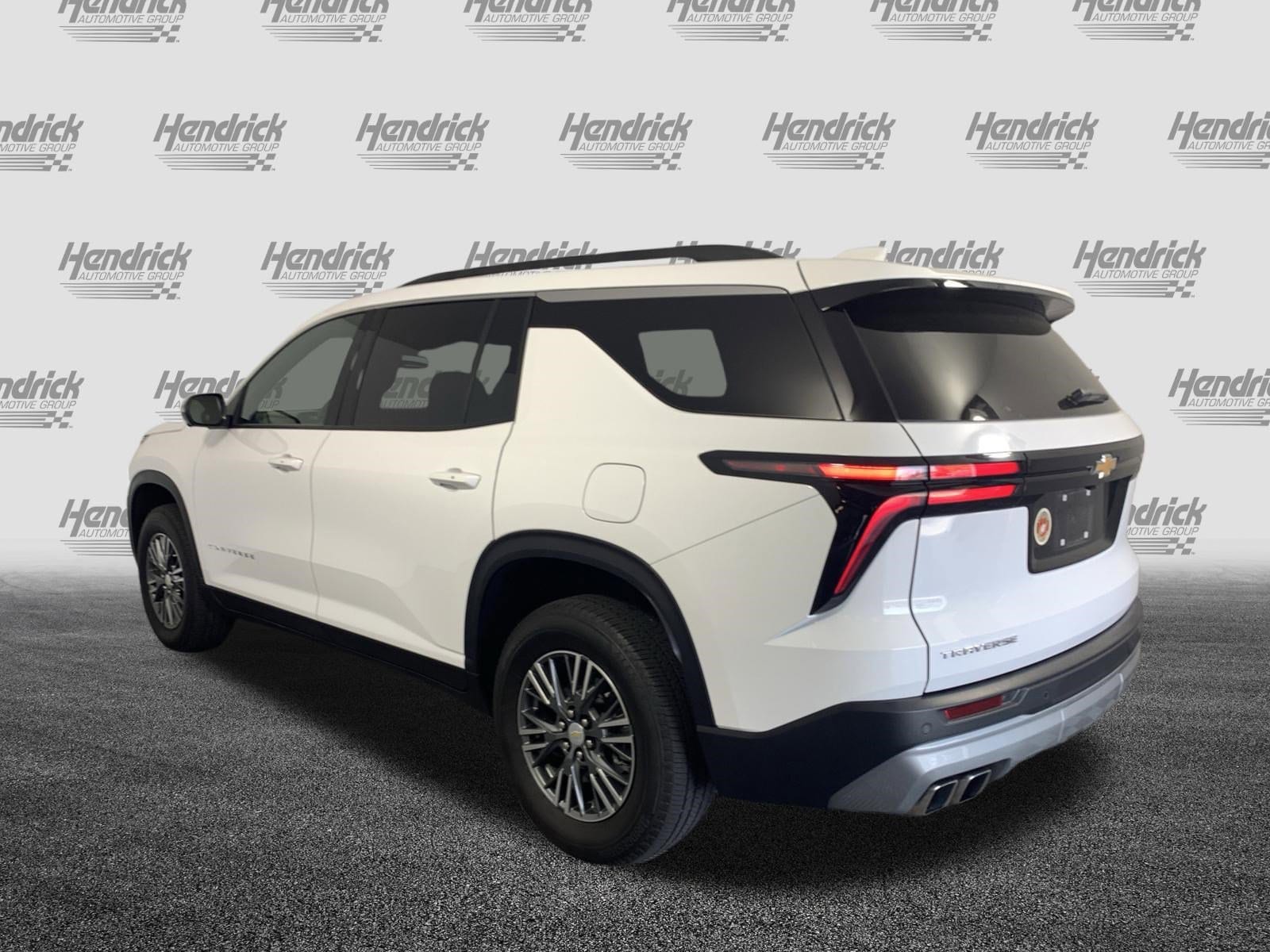 2025 Chevrolet Traverse FWD LT photo 6