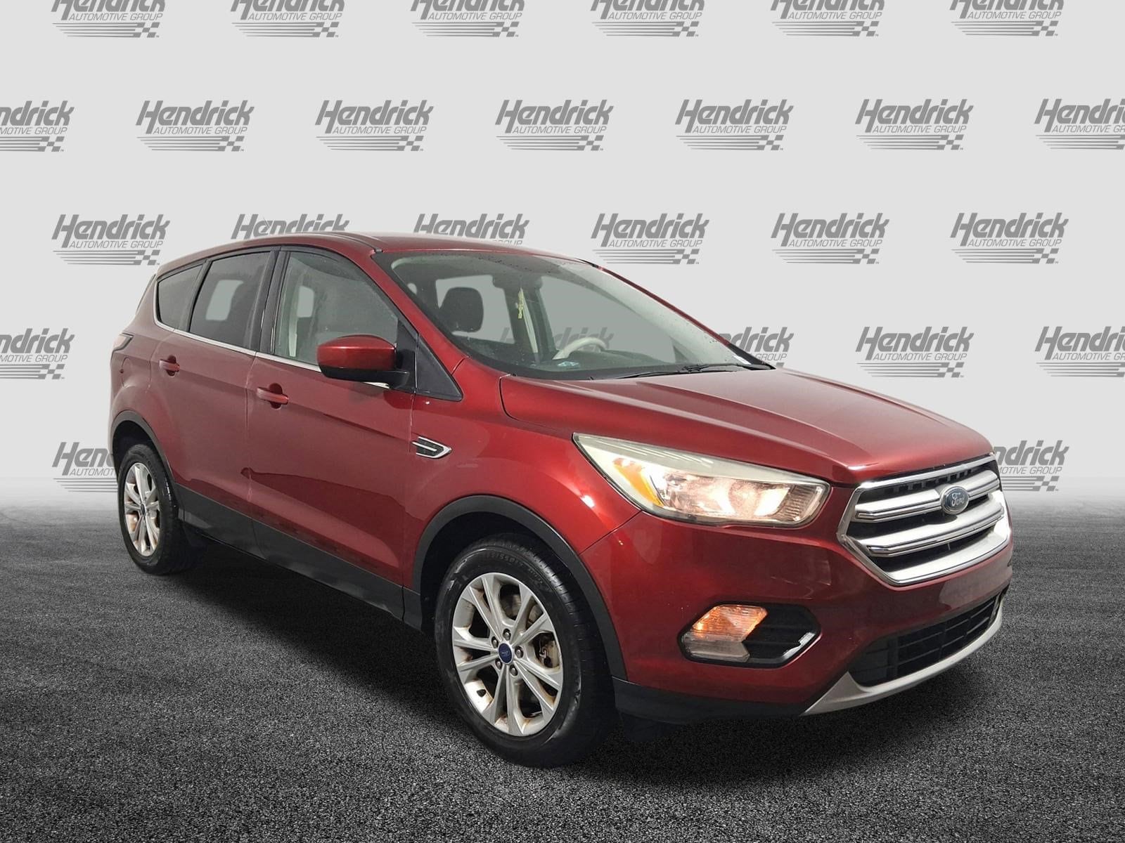 2017 Ford Escape SE photo 2
