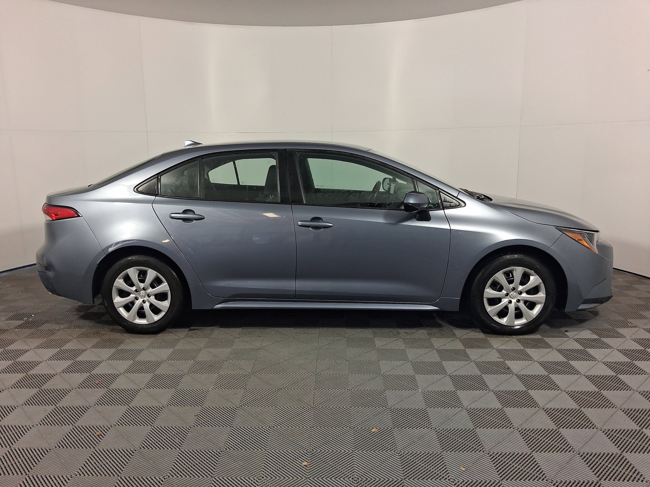 2024 Toyota Corolla LE photo 6