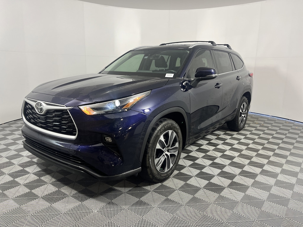 Used 2022 Toyota Highlander XLE SUV