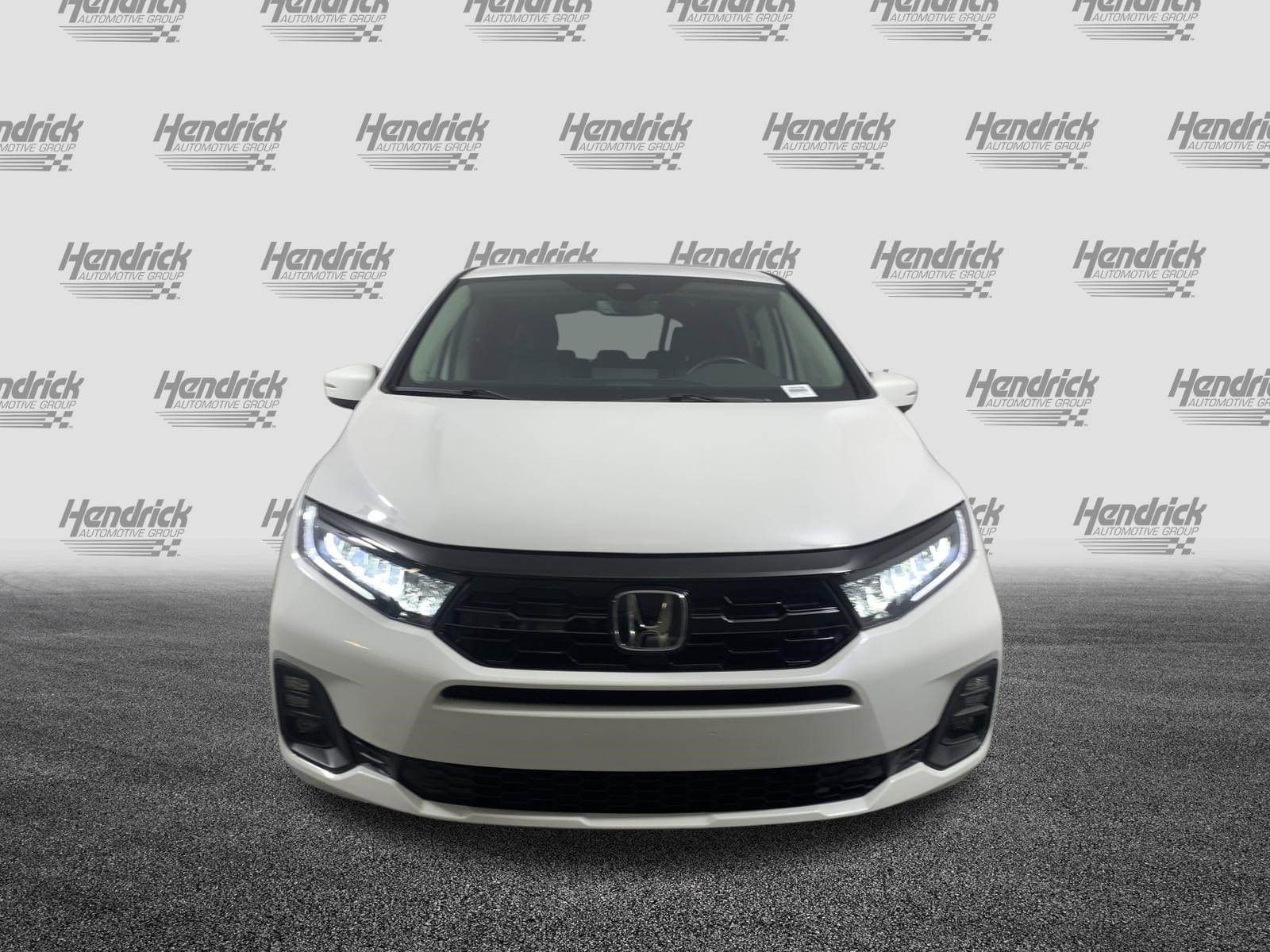 2025 Honda Odyssey Touring photo 2