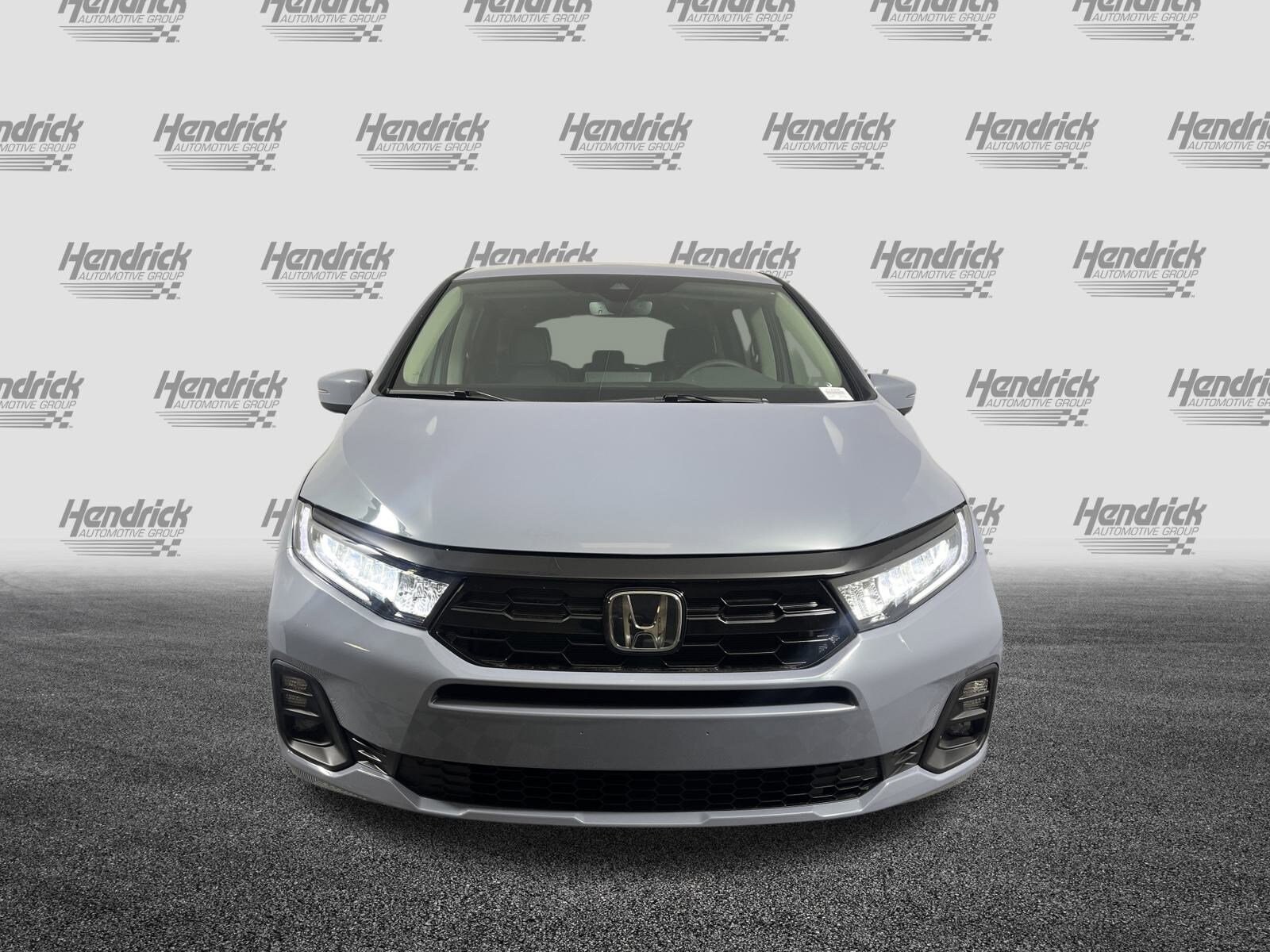 2026 Honda Odyssey Touring photo 2